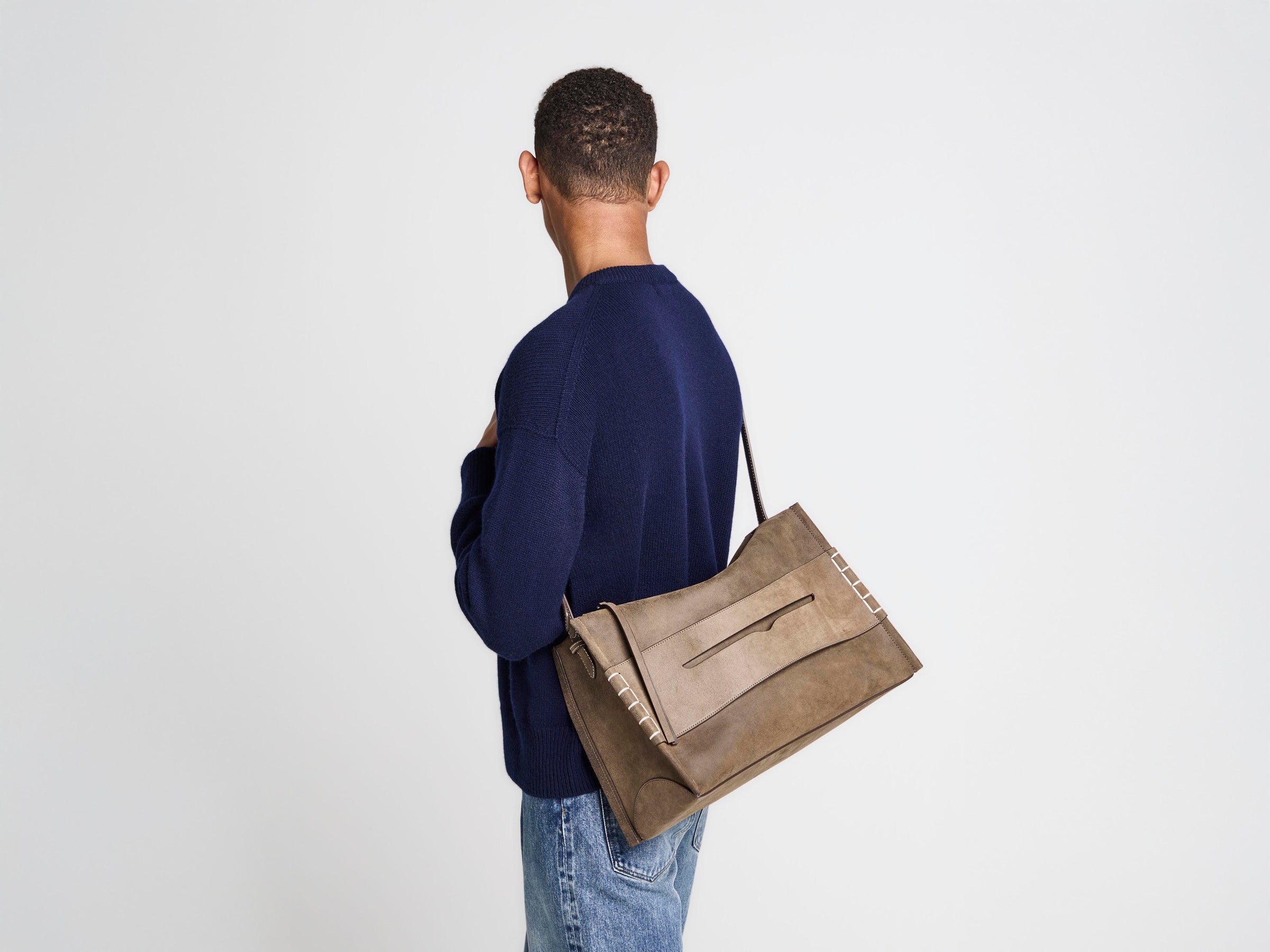 MESSENGER LOAFER BAG IN DARK TAUPE WAXED SUEDE