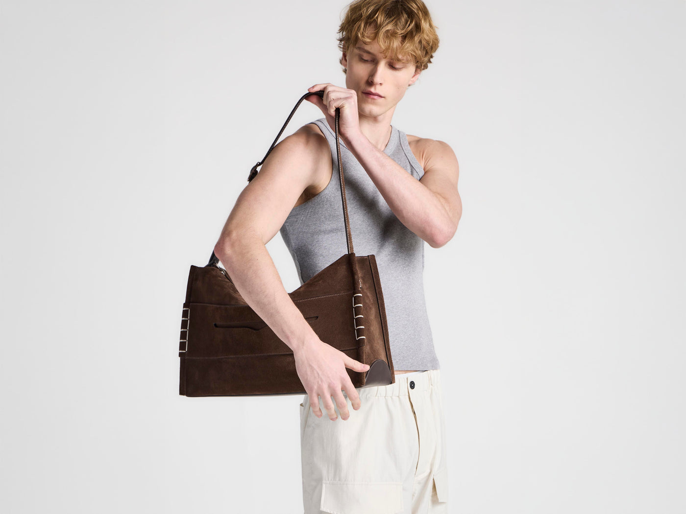 MESSENGER LOAFER BAG IN CHOCOLATE BROWN SUEDE