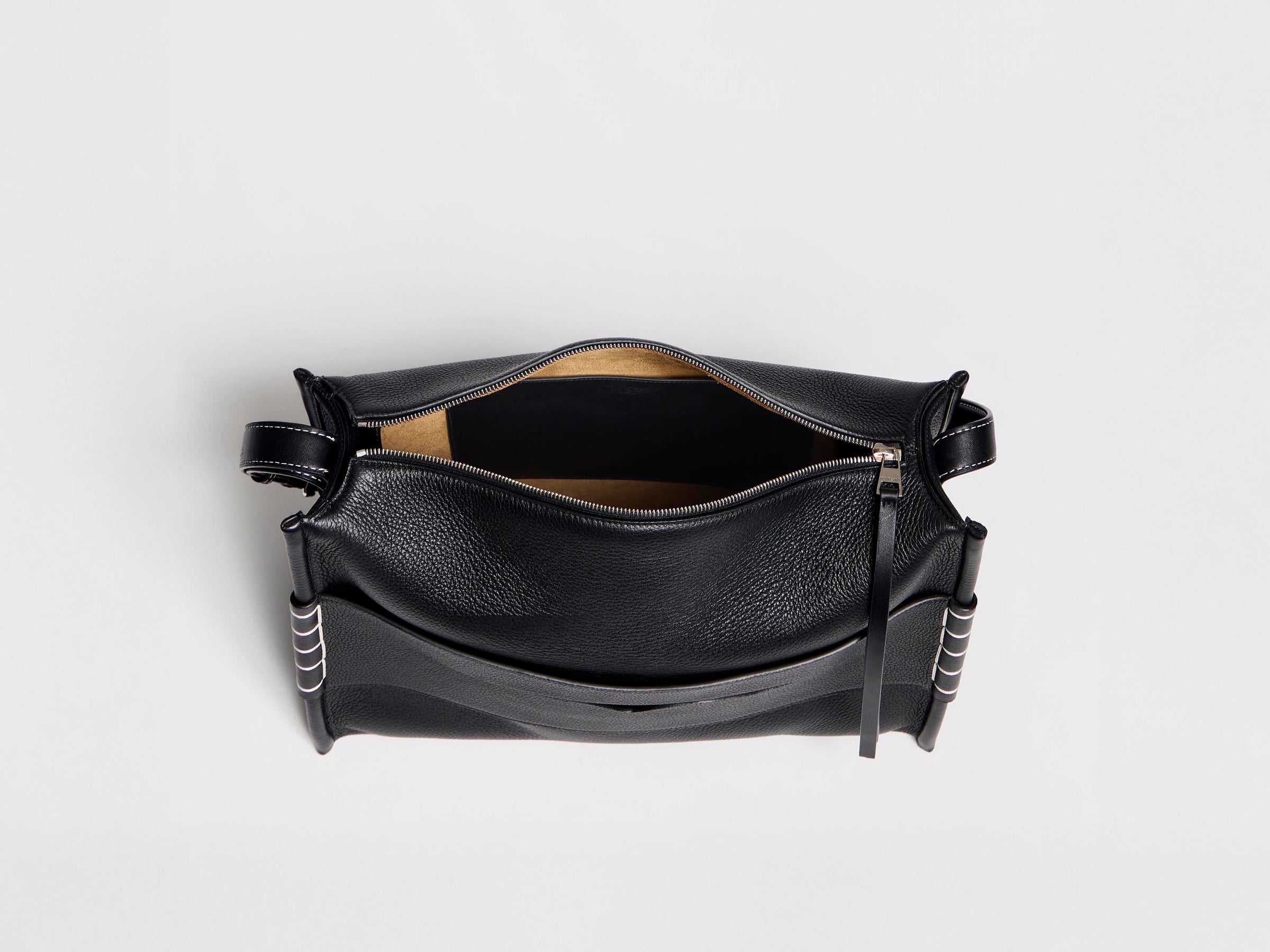 MESSENGER LOAFER BAG IN BLACK LEATHER
