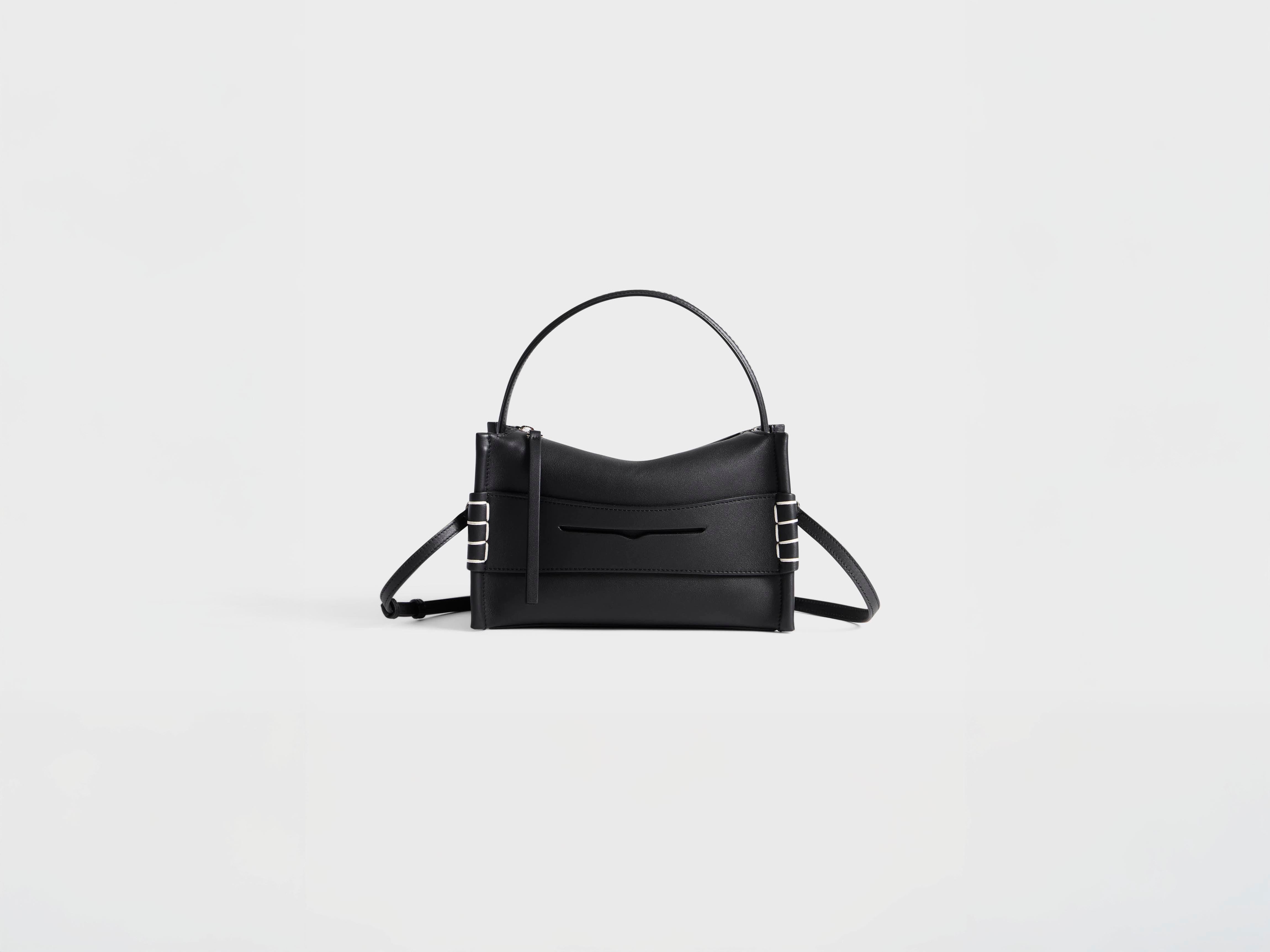 【美品】jw anderson ローファーバッグ ブラック2way 斜め掛け SMALL LOAFER BAG IN BLACK LEATHER in BLACK HB0762LA0383999O/S | JW