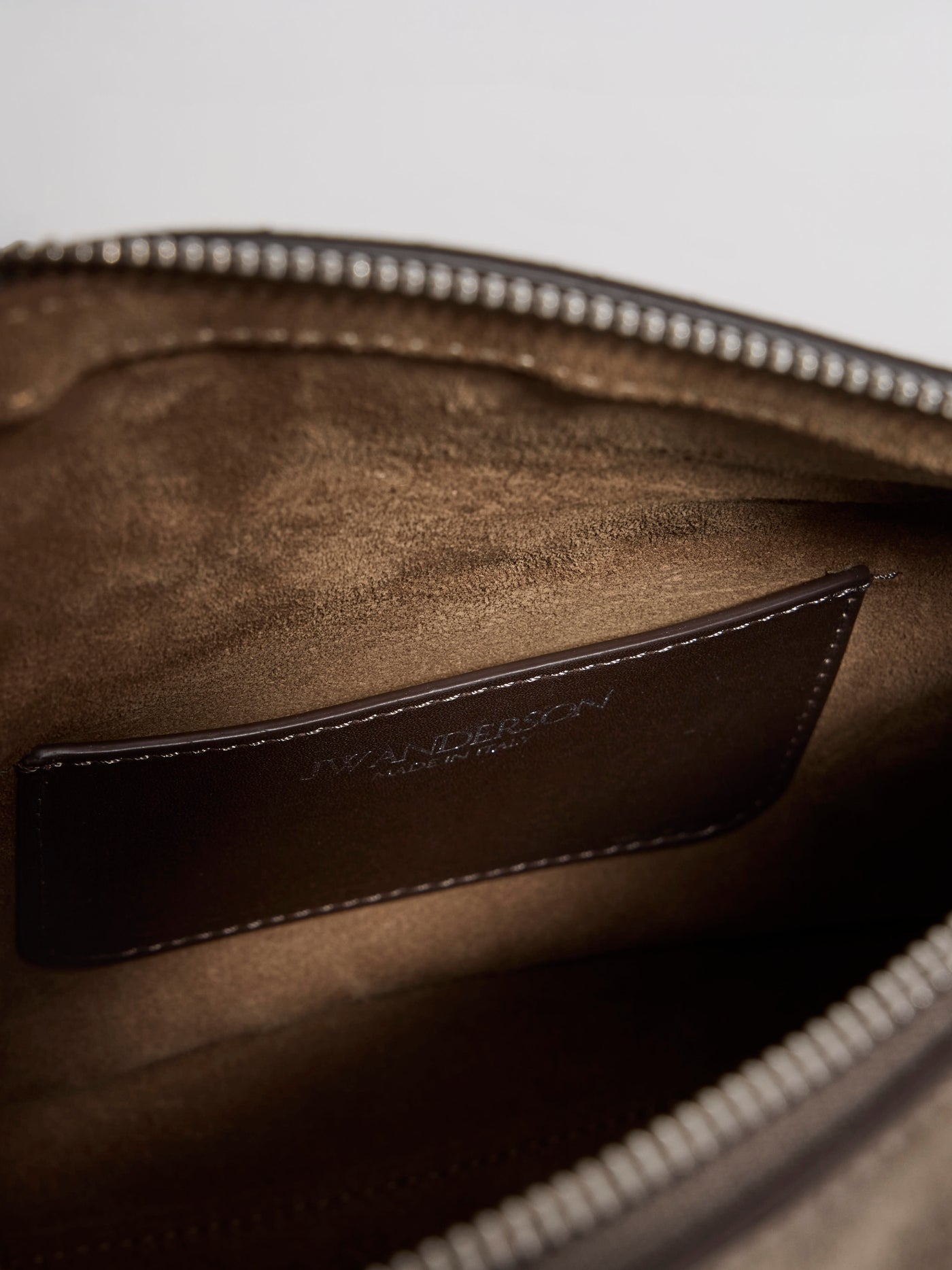SMALL MESSENGER LOAFER BAG IN DARK TAUPE LEATHER