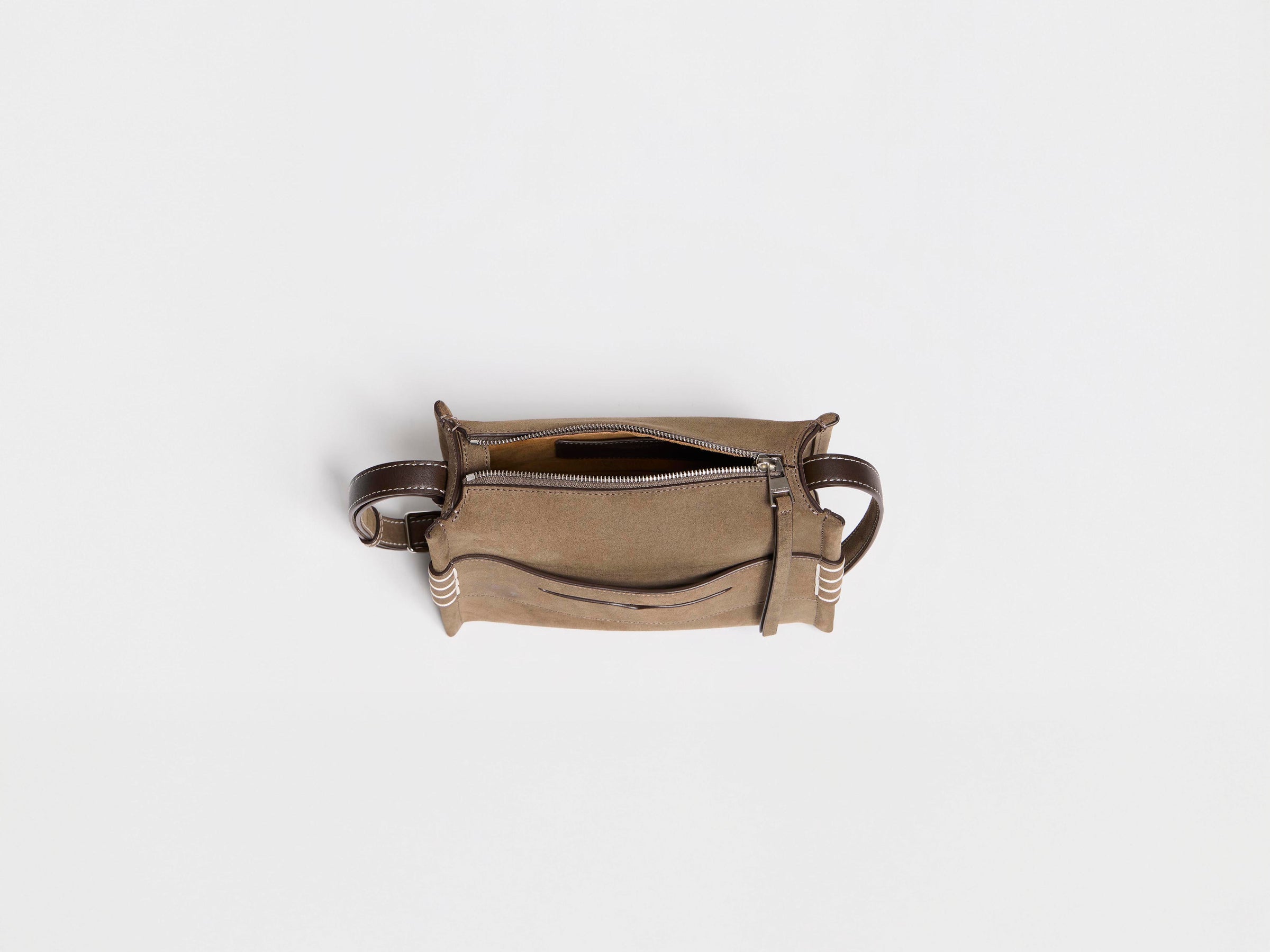 SMALL MESSENGER LOAFER BAG IN DARK TAUPE LEATHER