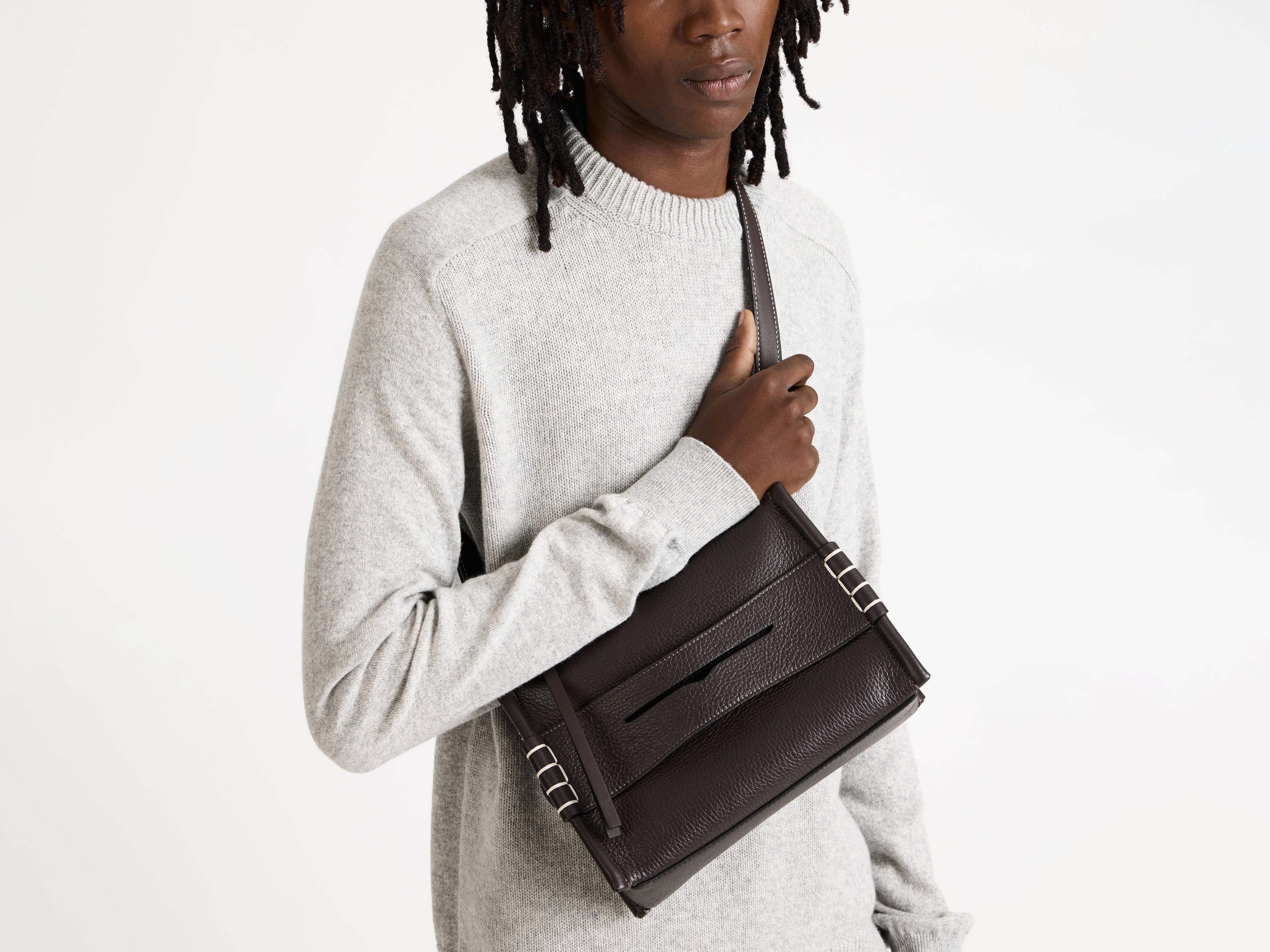 SMALL MESSENGER LOAFER BAG IN CHOCOLATE BROWN LEATHER in