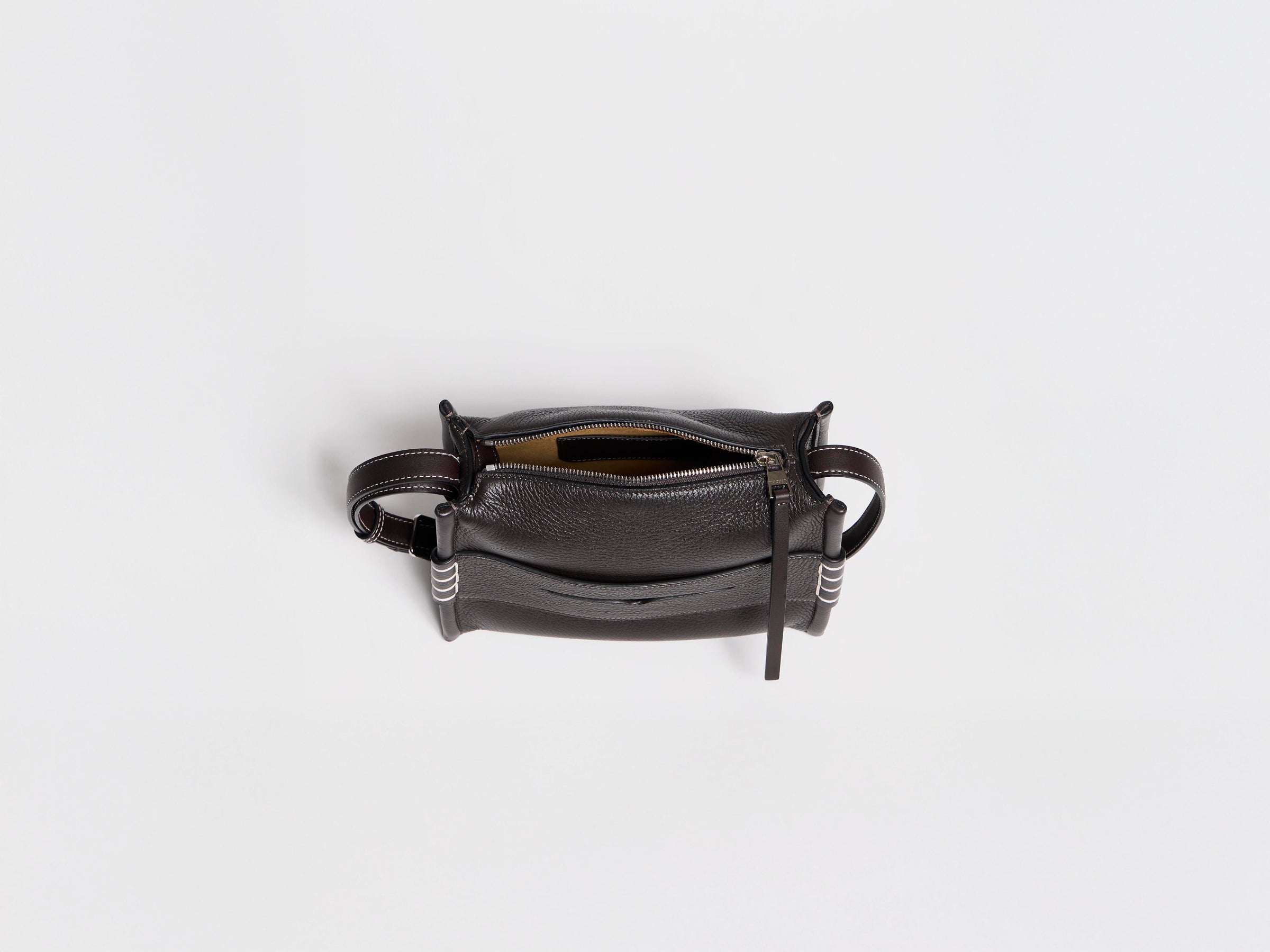 SMALL MESSENGER LOAFER BAG IN CHOCOLATE BROWN LEATHER