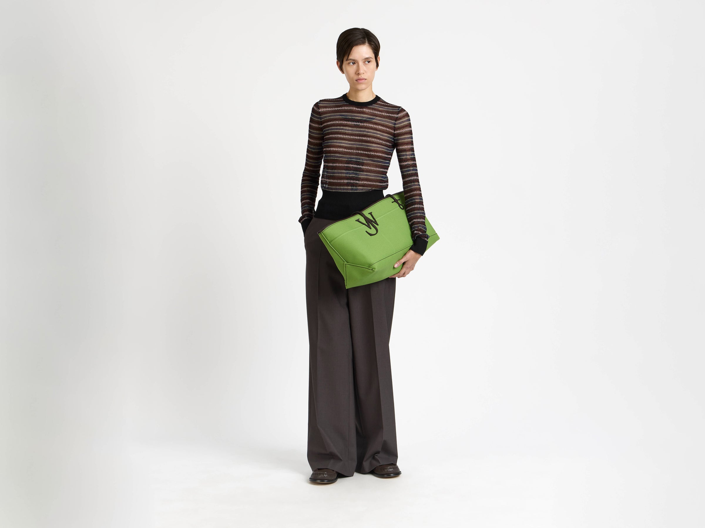 stretch anchor tote green brown Model Front 2