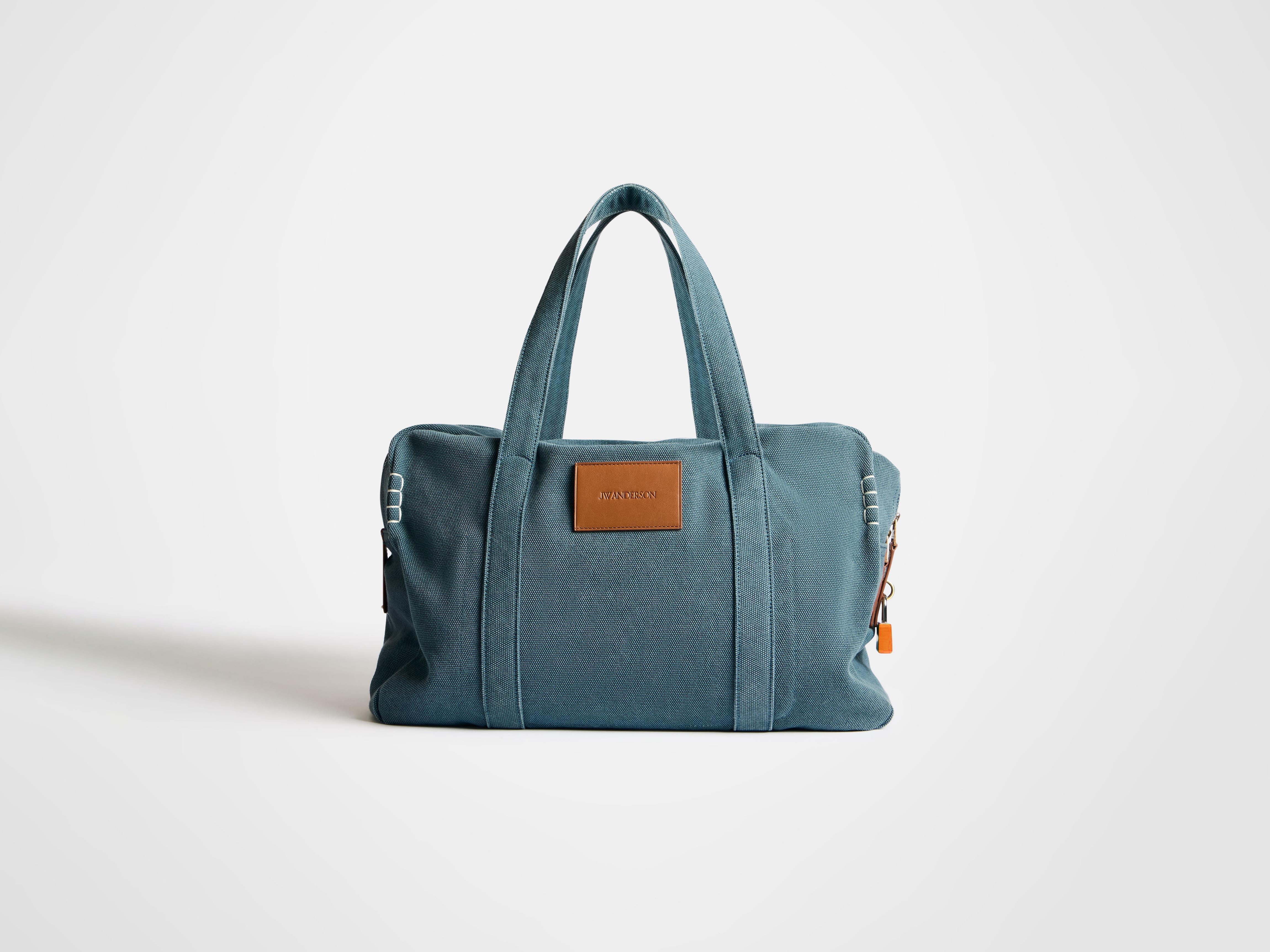 WEEKENDER CANVAS TOTE BAG IN MID-BLUE in MID BLUE HB0771FA0484172O