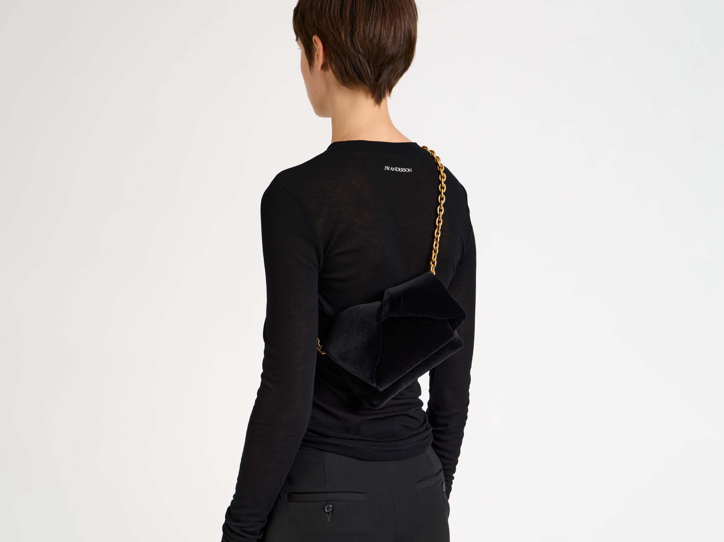 small twister bag black 2 Model Back 1