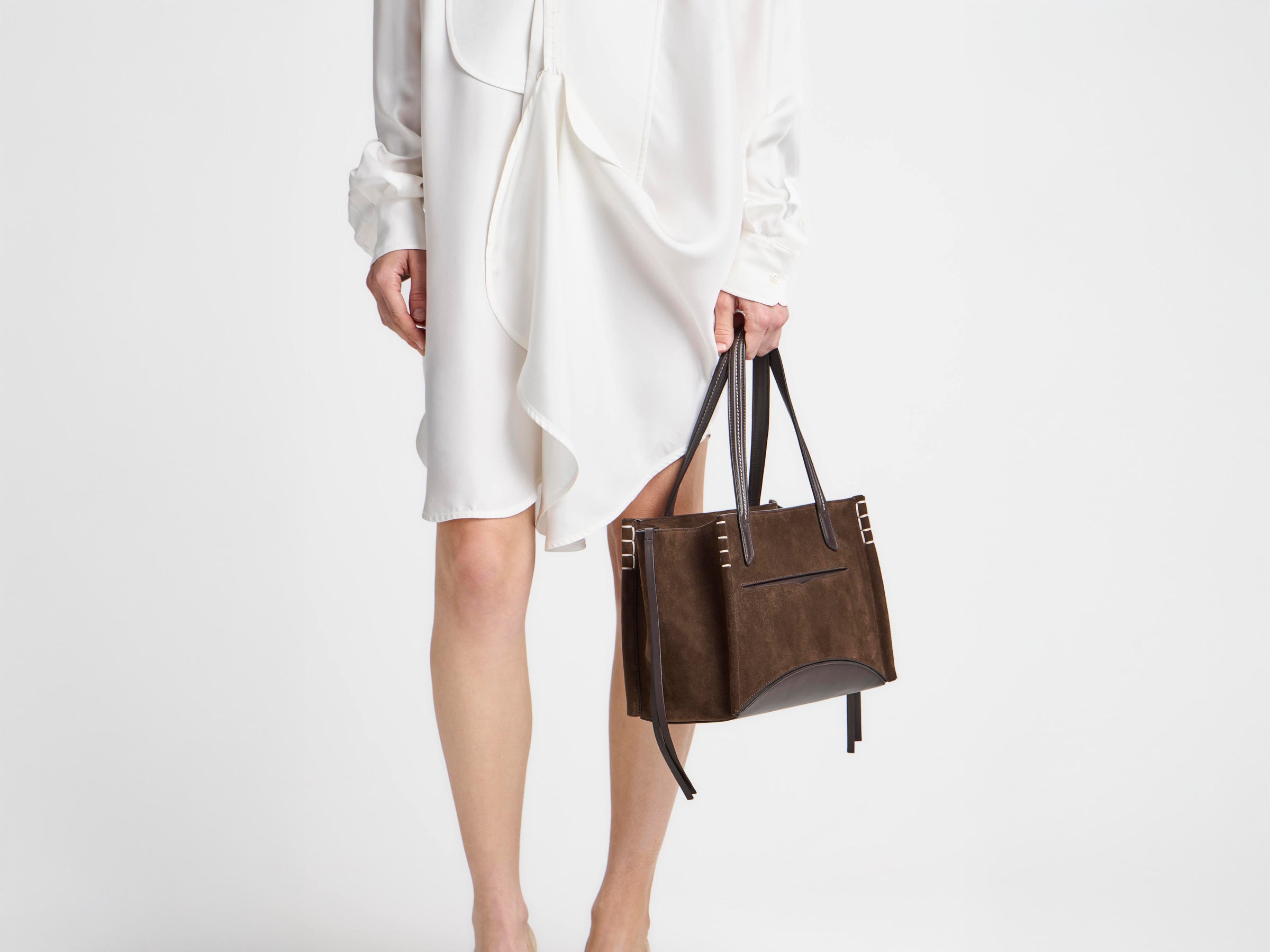 ELONGATED LOAFER CABAS BAG IN BROWN SUEDE