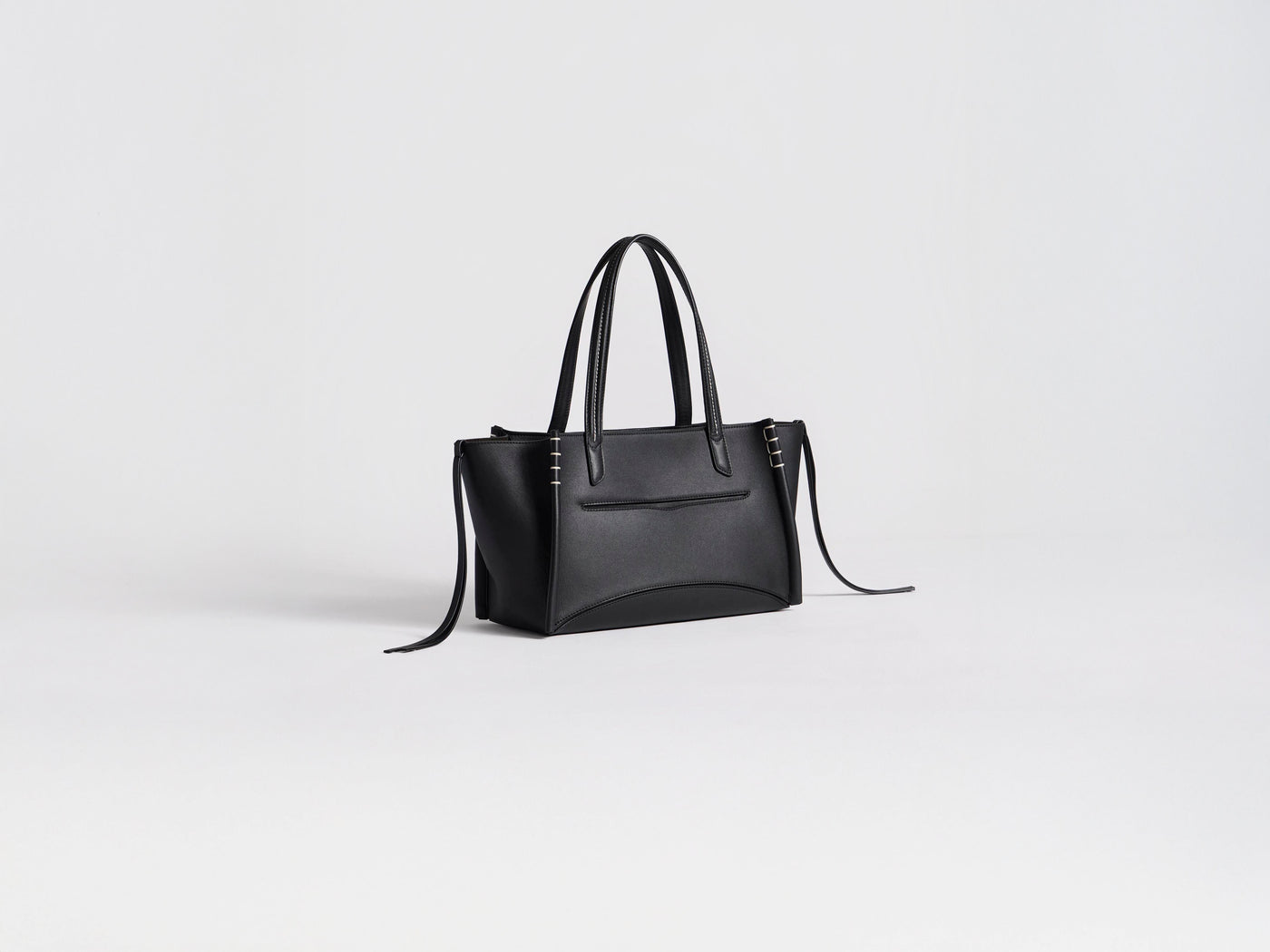ELONGATED LOAFER CABAS BAG IN BLACK LEATHER