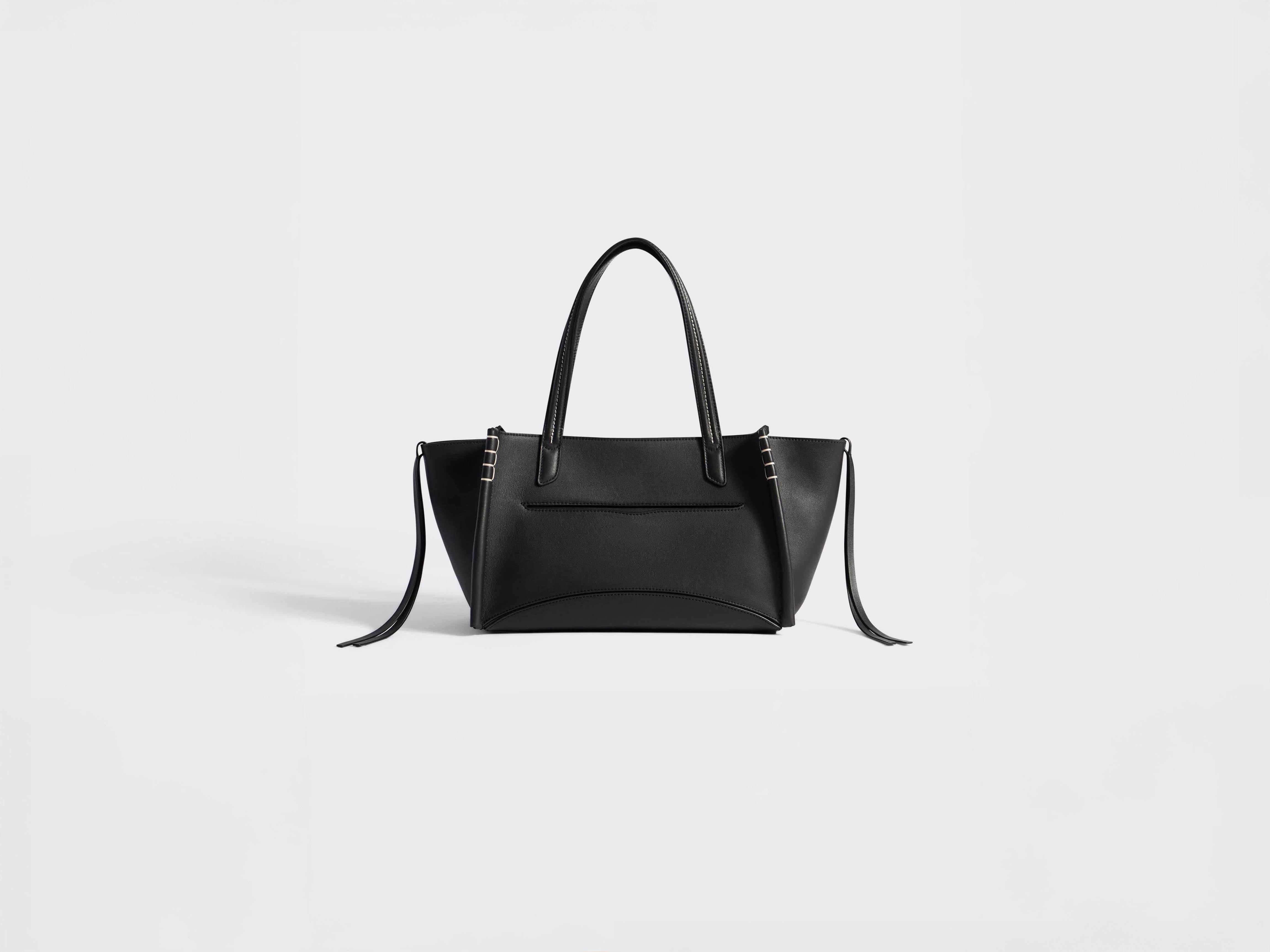 ELONGATED LOAFER CABAS BAG IN BLACK LEATHER in BLACK