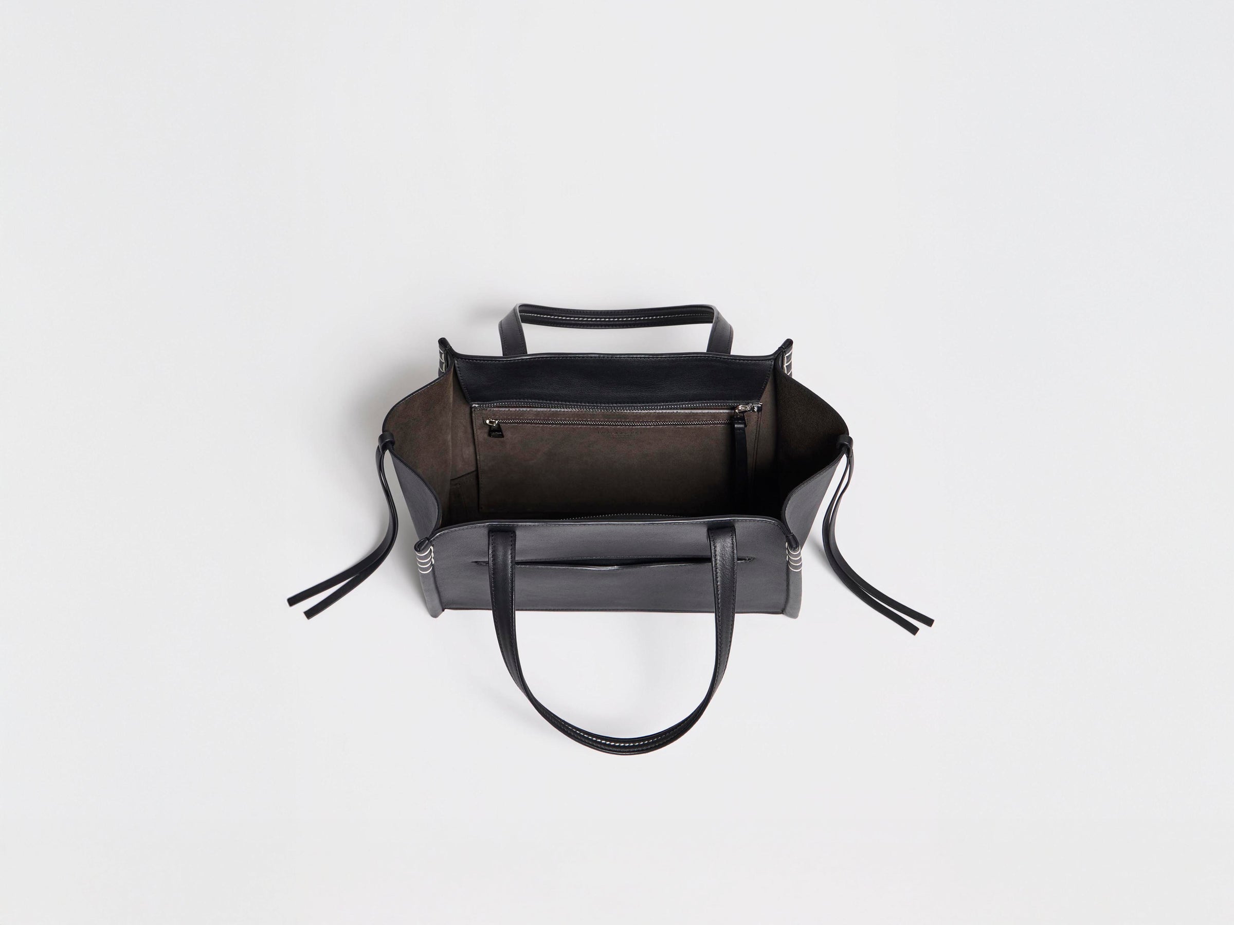 ELONGATED LOAFER CABAS BAG IN BLACK LEATHER
