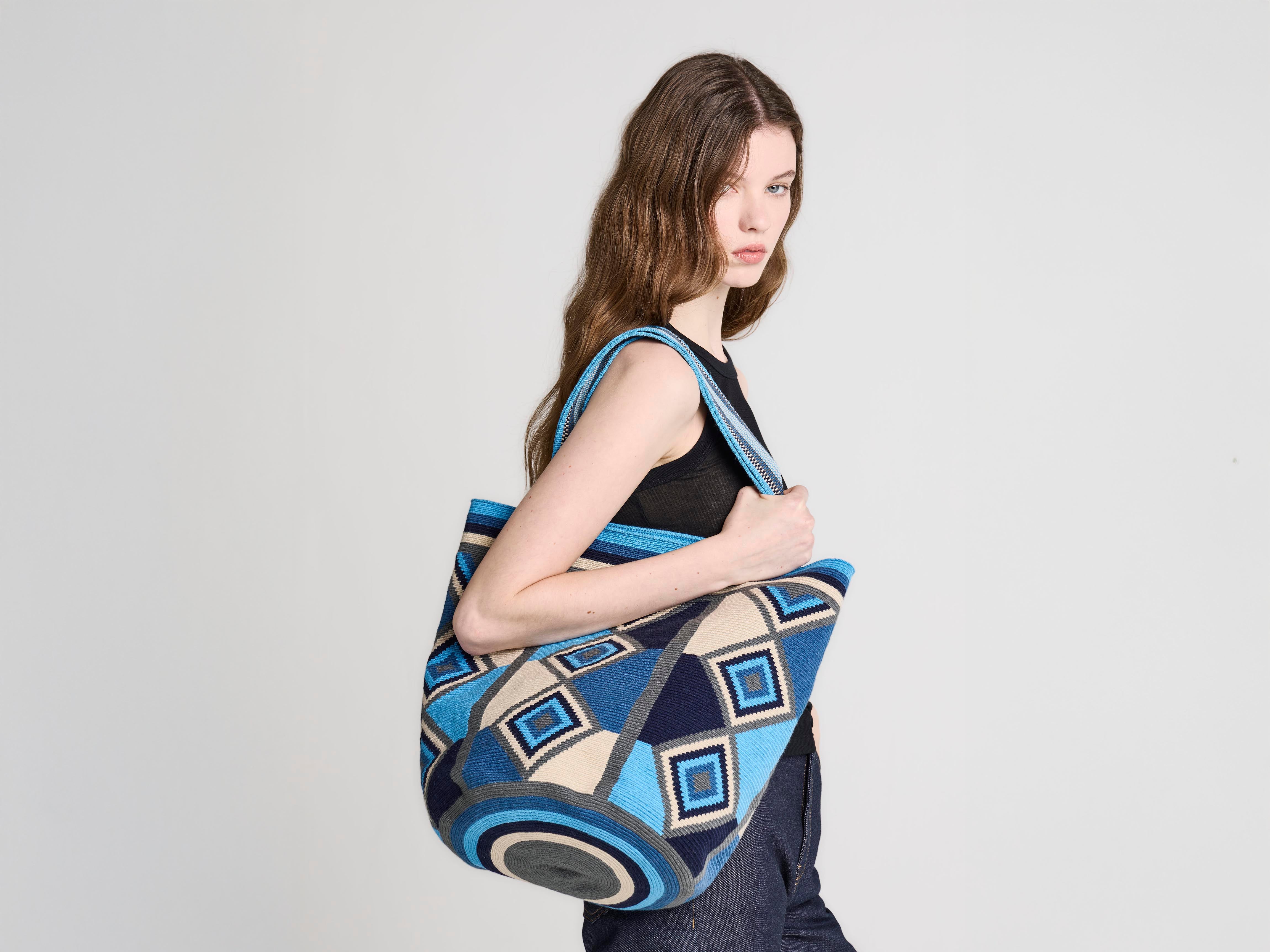 WAYUU MOCHILA IN BLUE & MULTI in BLUE/MULTI HB0785FA0506899O/S