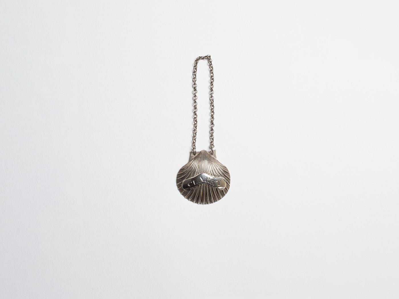 GEORGE III SILVER SHELL WINE LABEL [CLARET] IN SILVER