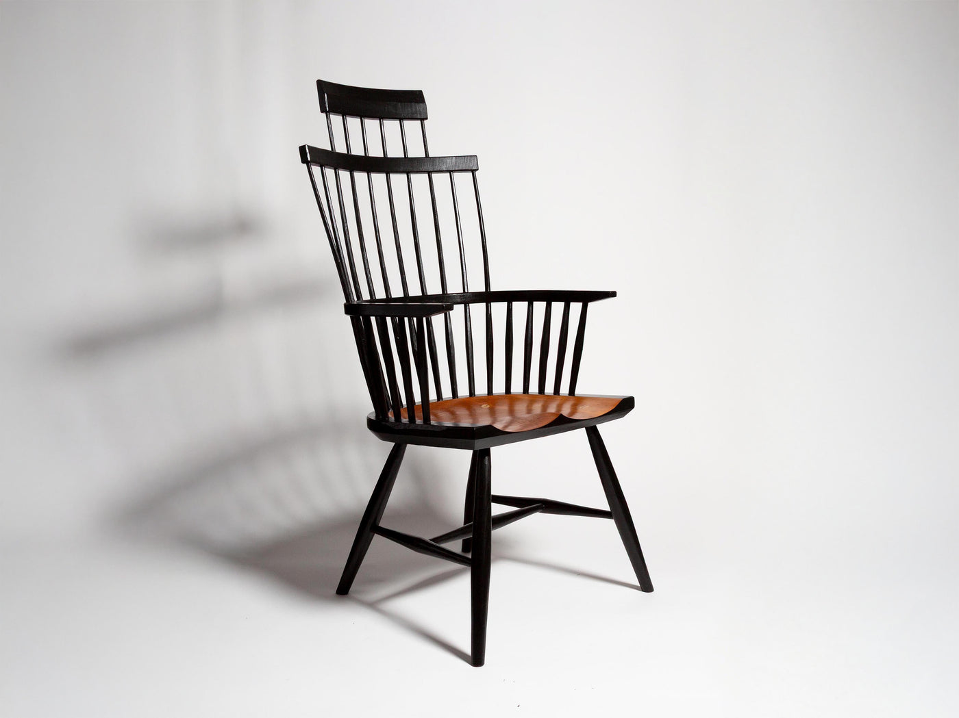wedding cake armchair black Product Angle 2