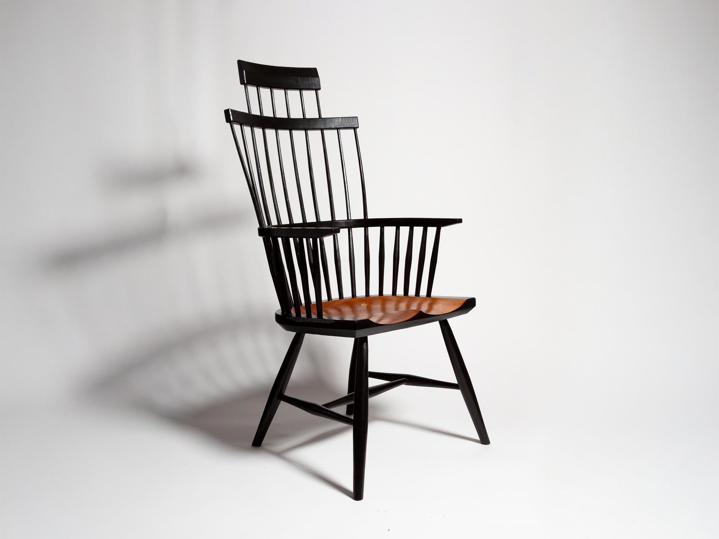 wedding cake armchair black Product Angle 2