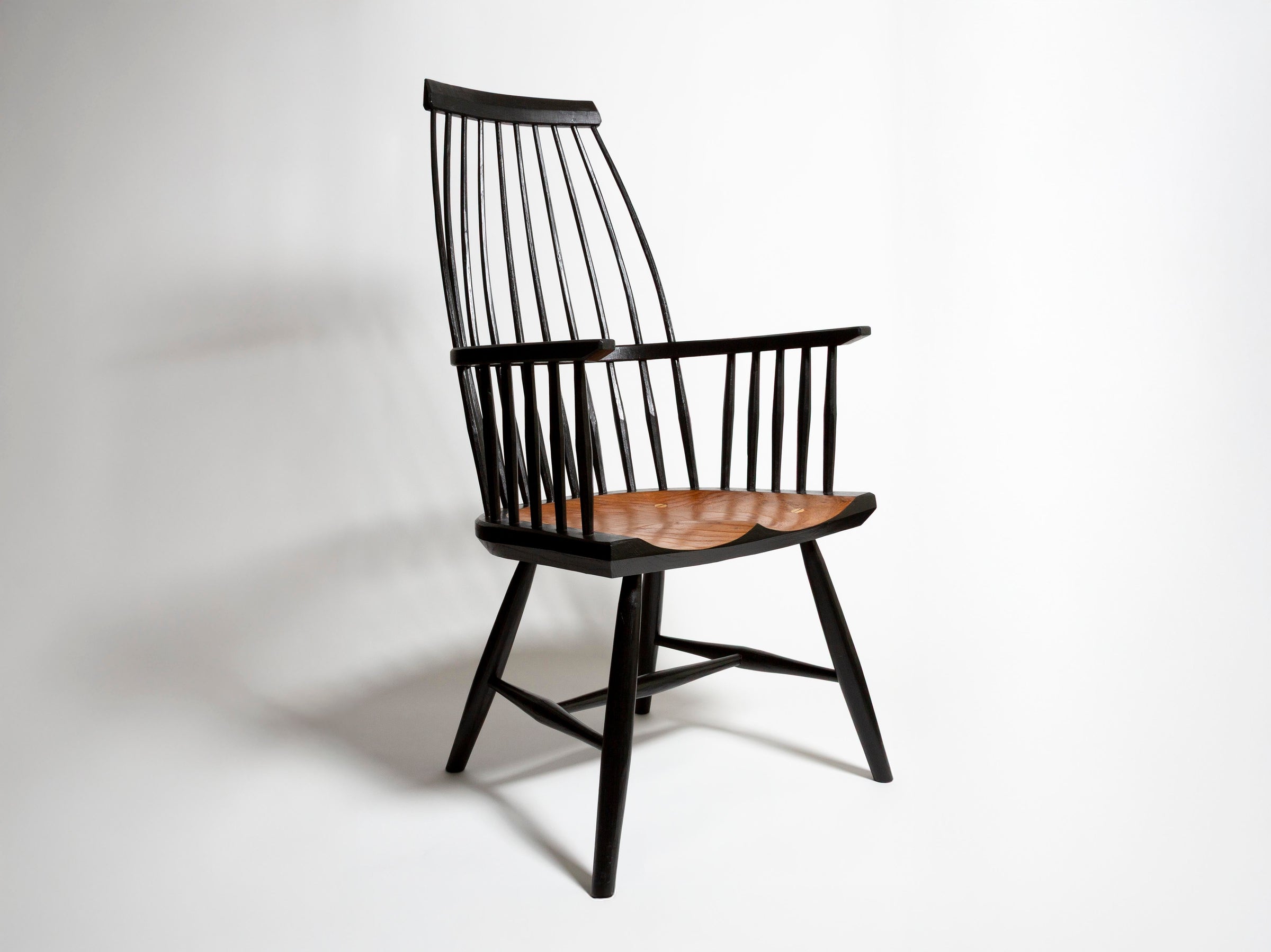 lobster pot armchair black Product Angle 2