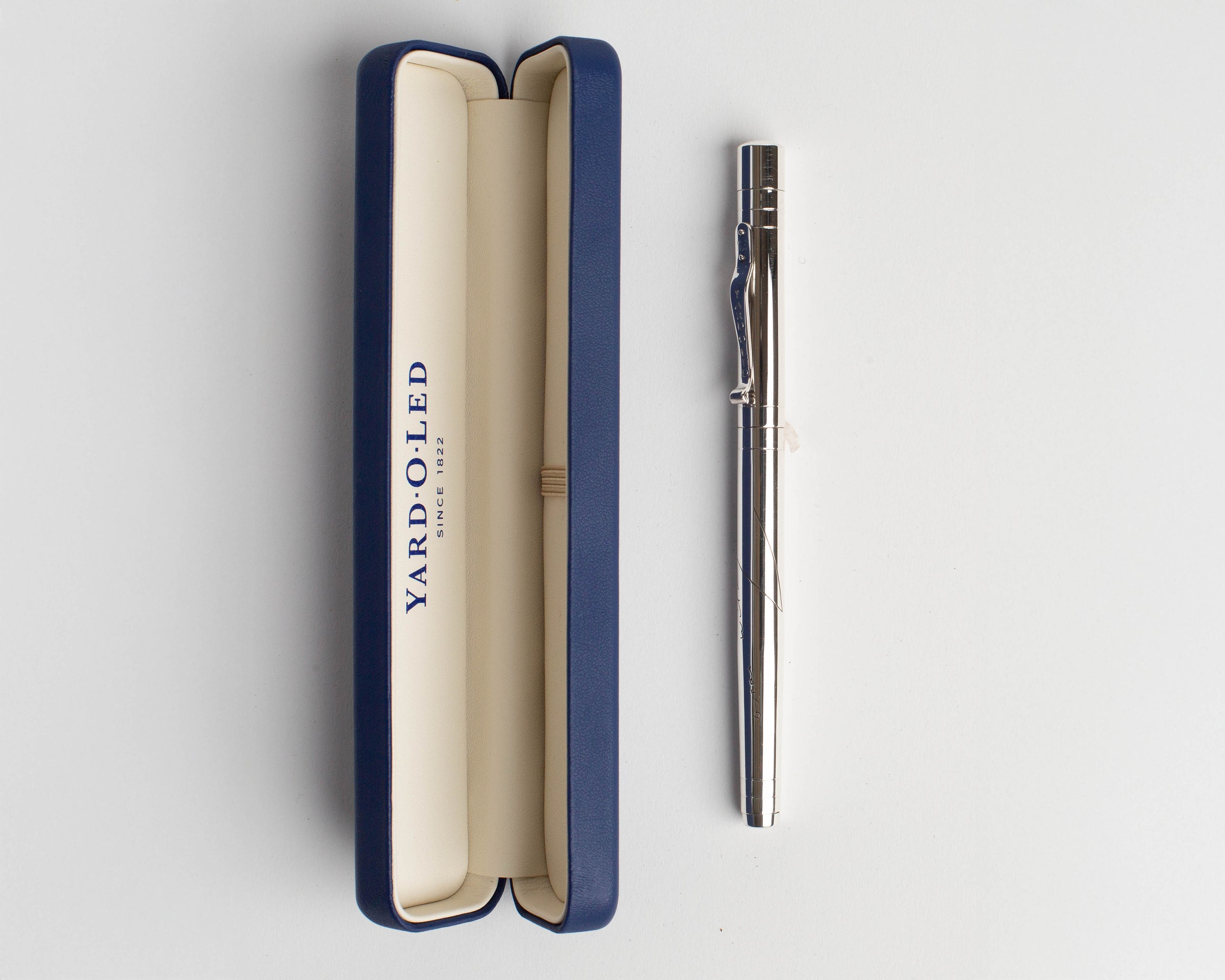 FOUNTAIN PEN IN STERLING SILVER