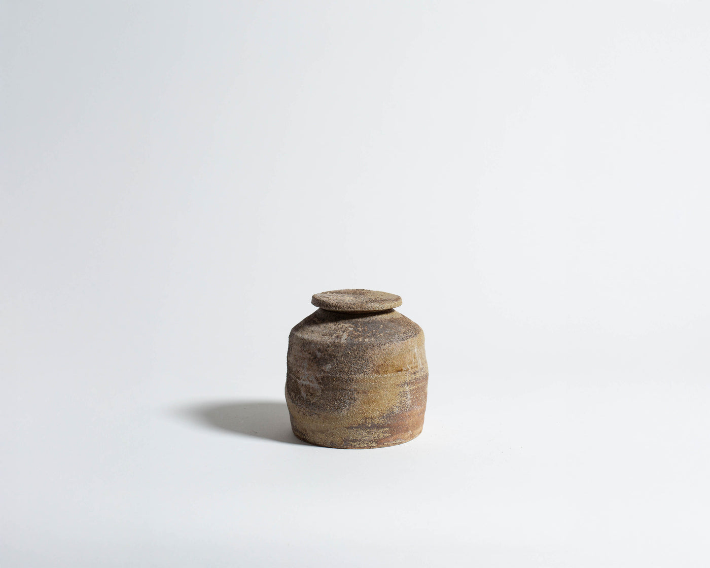 Akiko Hirai Short Wood Fire Effect Tea Caddy in Beige