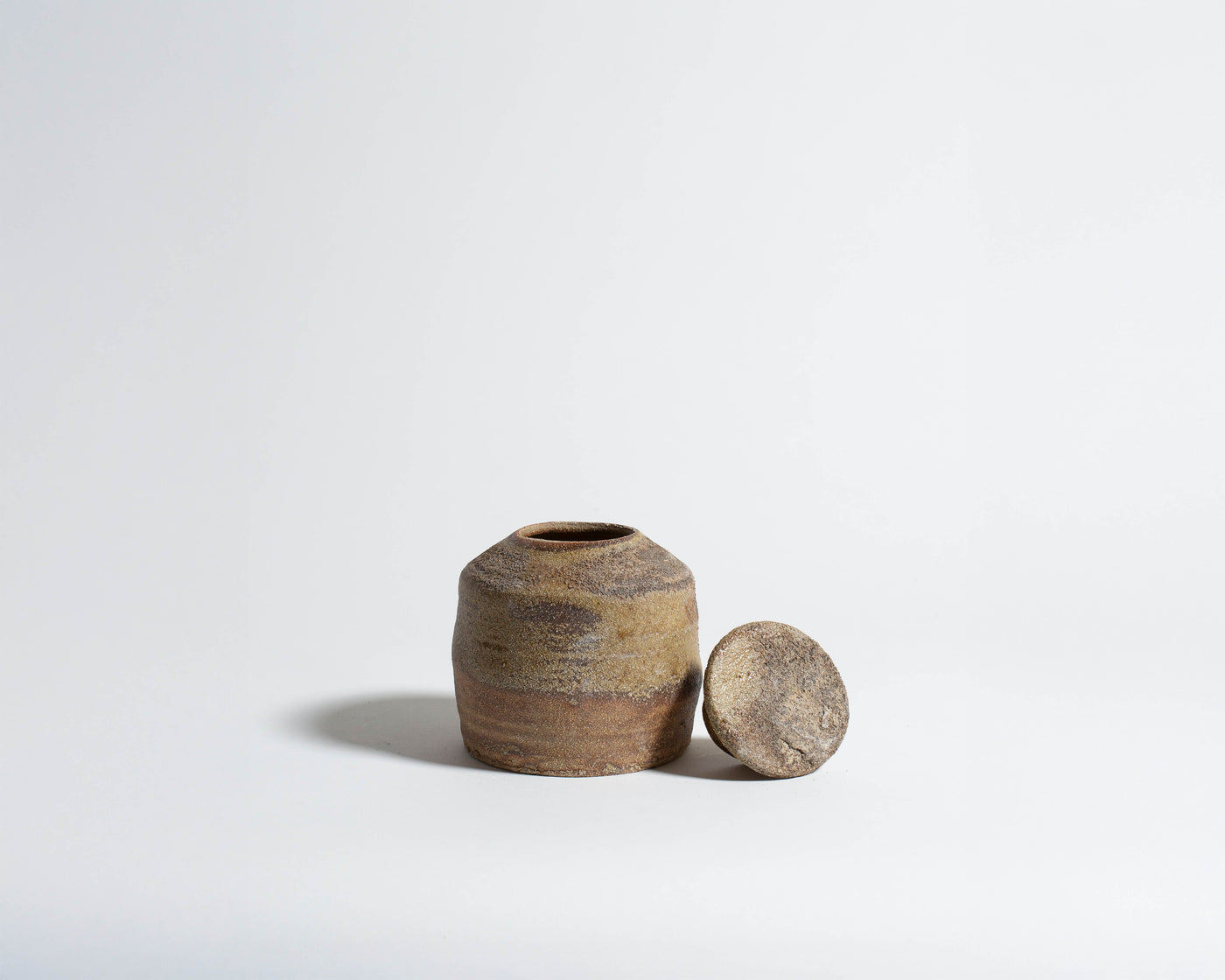 Akiko Hirai Short Wood Fire Effect Tea Caddy in Beige