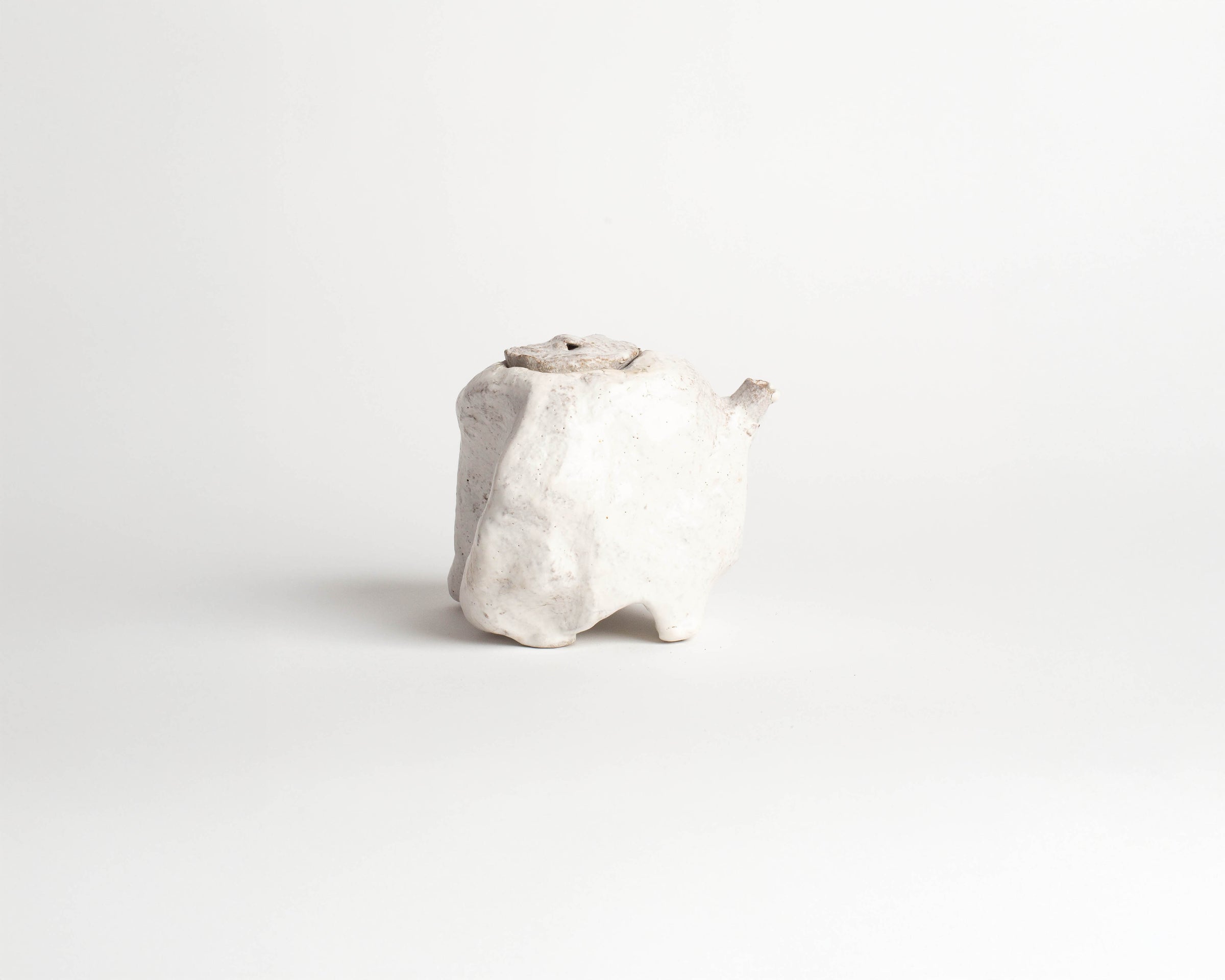 Akiko Hirai Large Rock Teapot in White