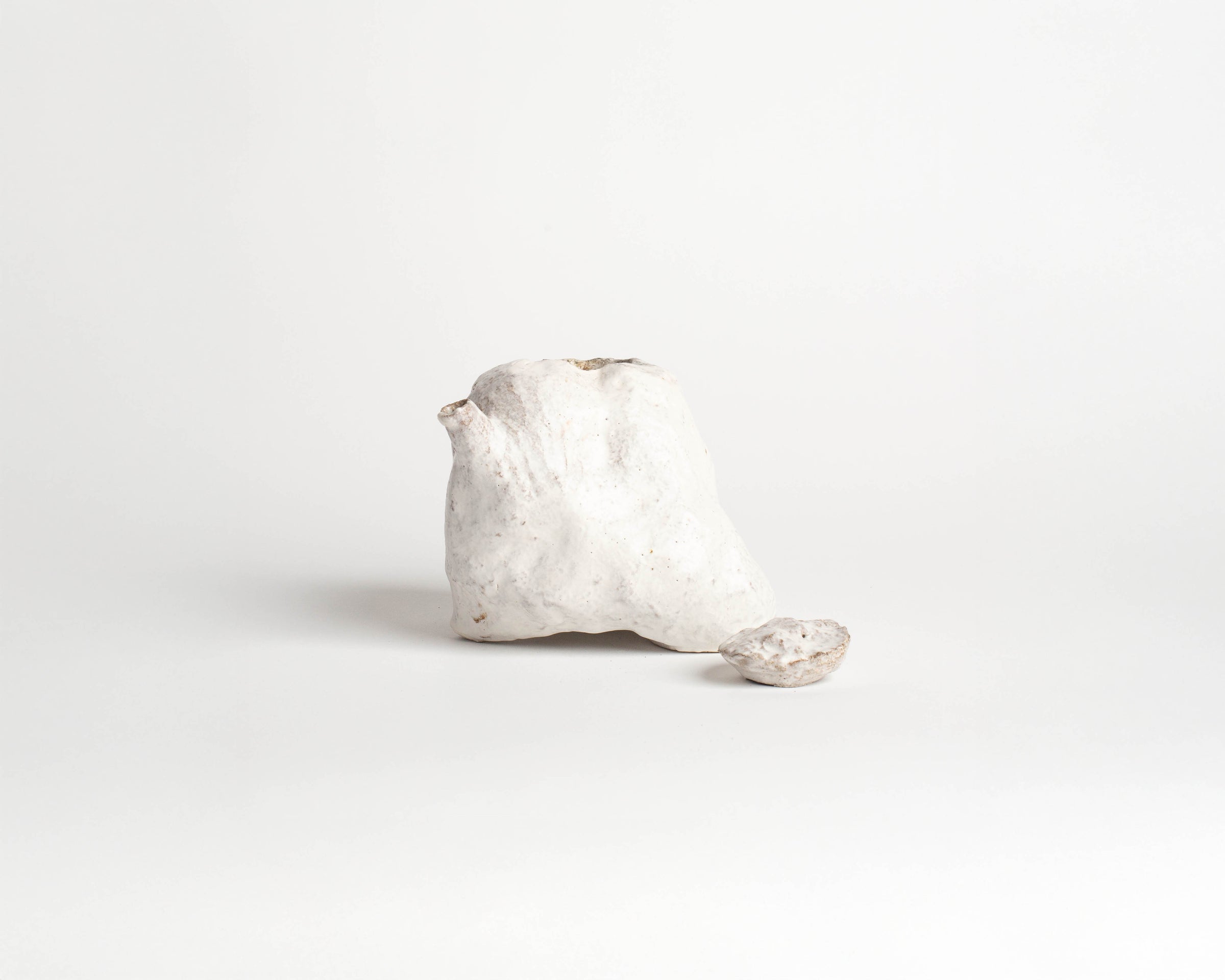 Akiko Hirai Large Rock Teapot in White