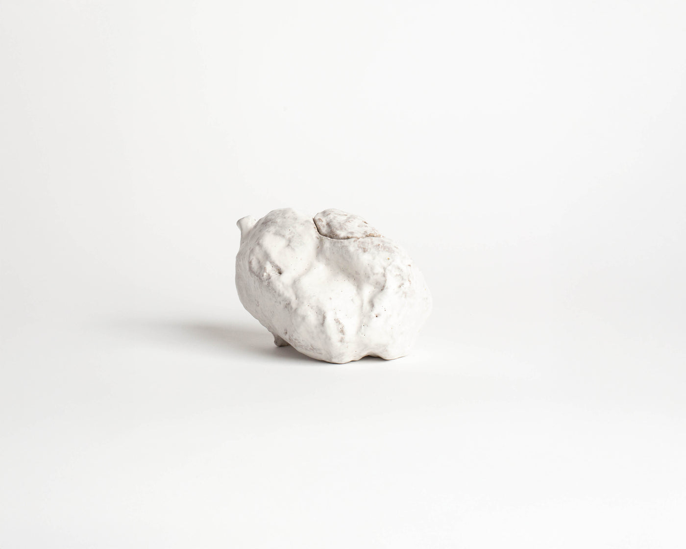 Akiko Hirai Medium Rock Teapot in White