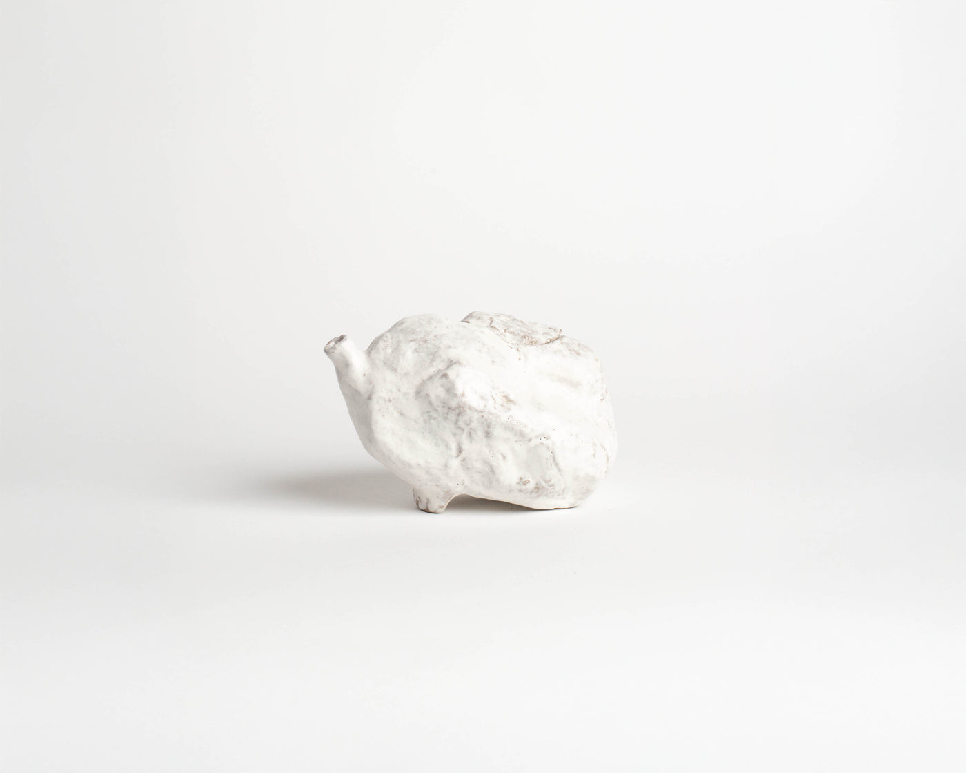 Akiko Hirai Medium Rock Teapot in White