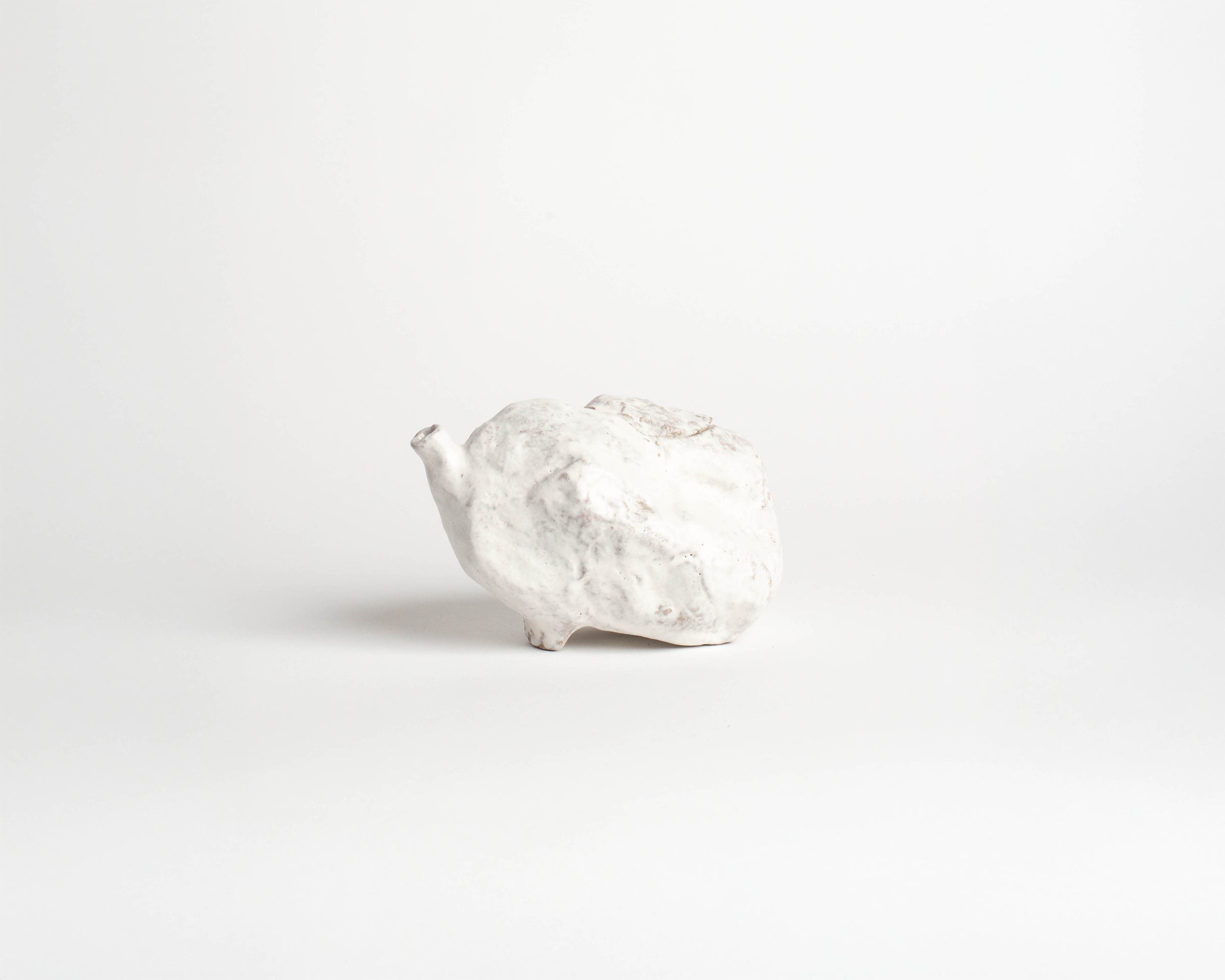 Akiko Hirai Medium Rock Teapot in White