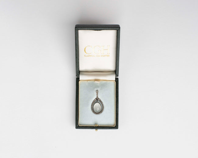 PENDANT BY FABERGE IN DIAMOND AND MOONSTONE