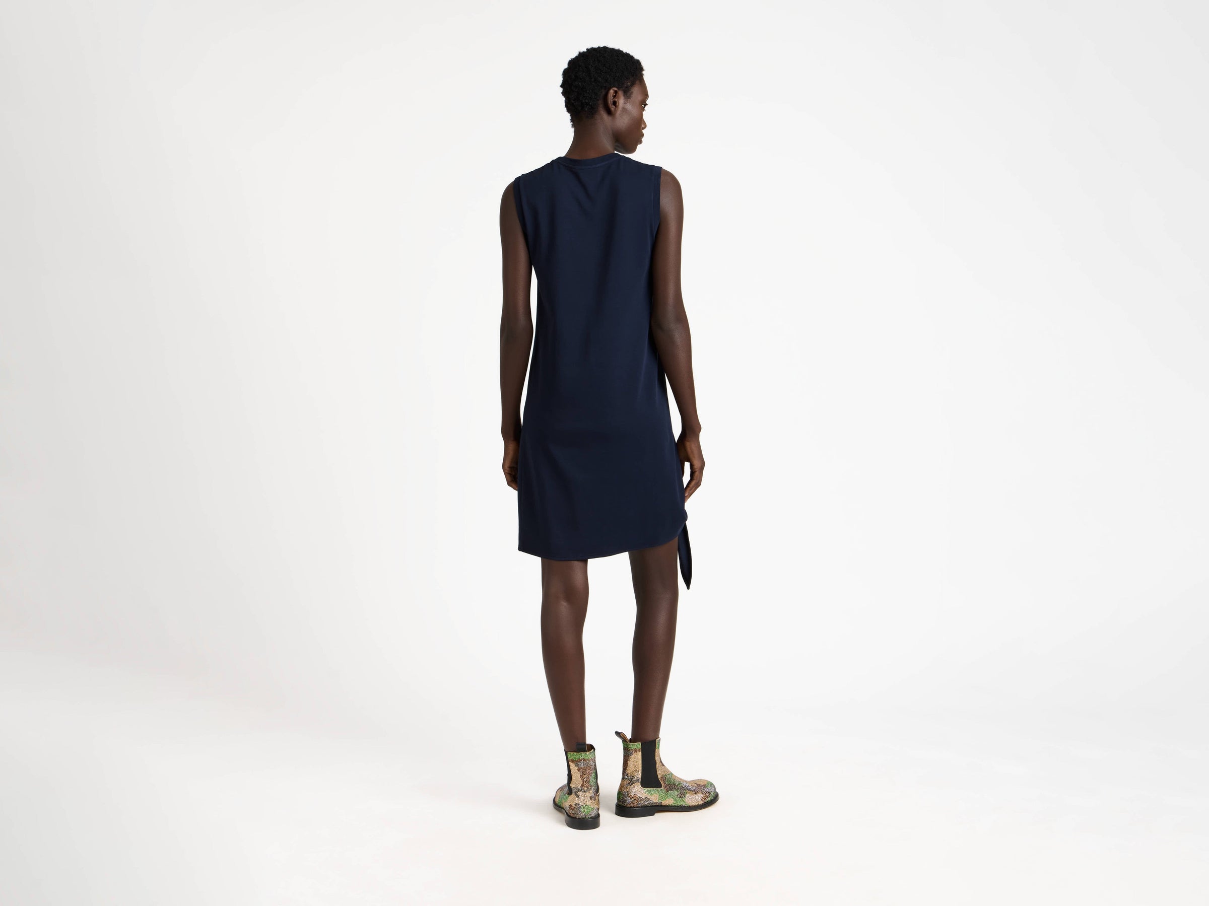 hem knot dress navy Model Back 3