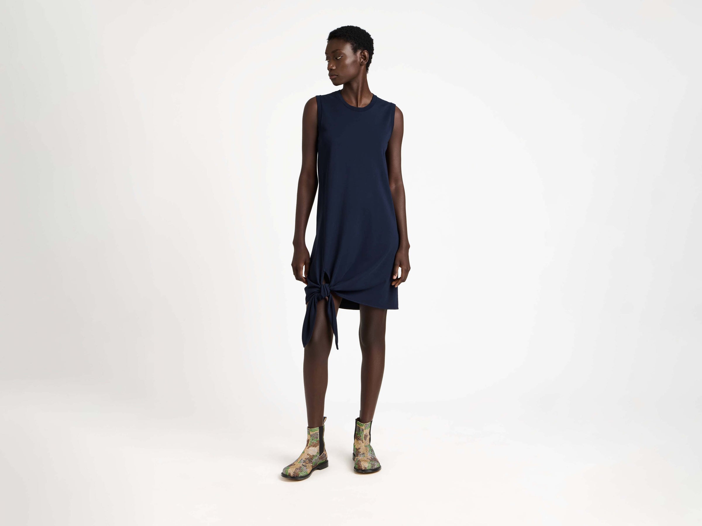hem knot dress navy Model Front 5