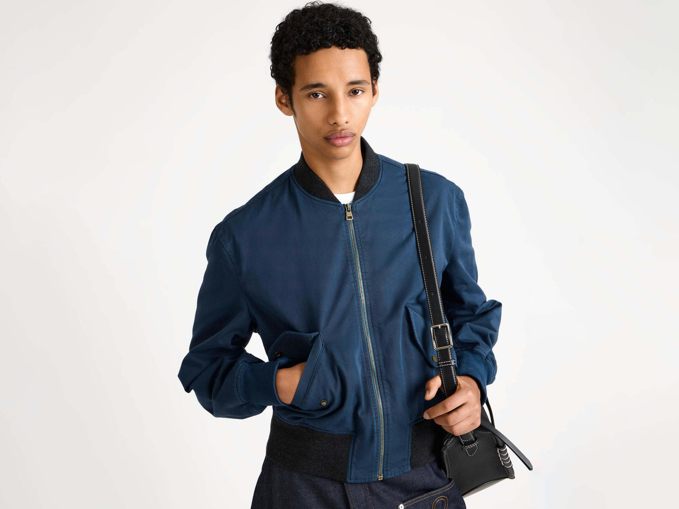 MENS BOMBER JACKET IN WASHED NAVY