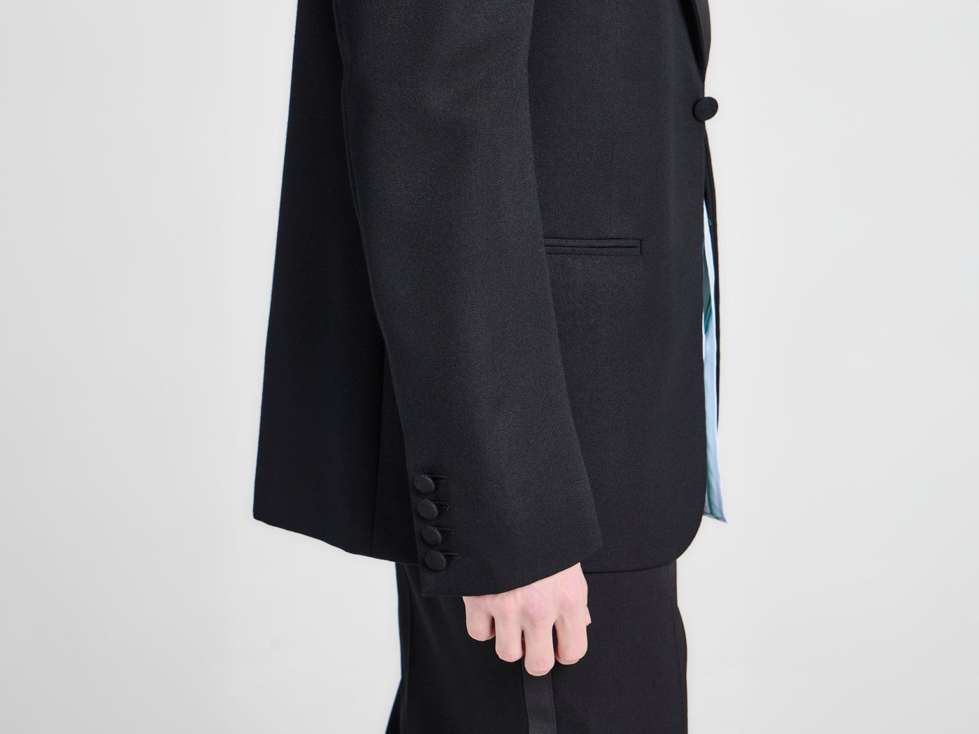 MENS FITTED TUXEDO JACKET IN BLACK