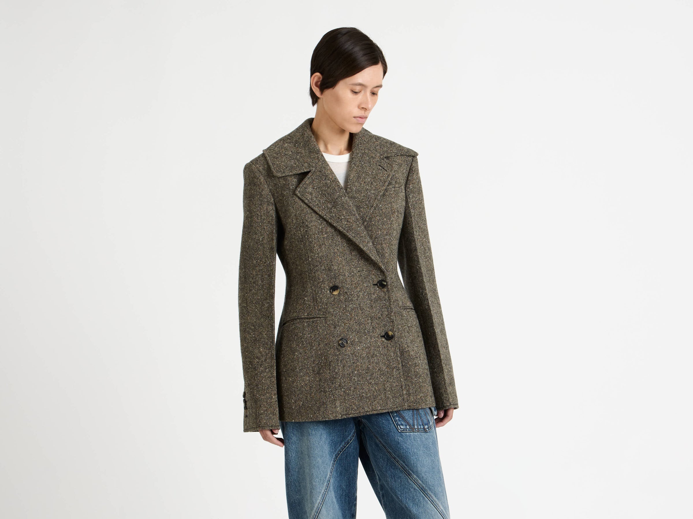 FITTED WAIST TAILORED JACKET IN BEIGE & BLACK