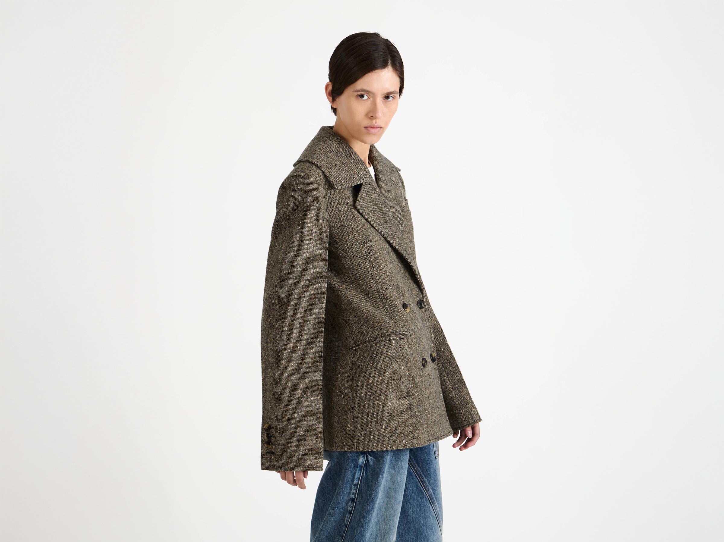 FITTED WAIST TAILORED JACKET IN BEIGE & BLACK