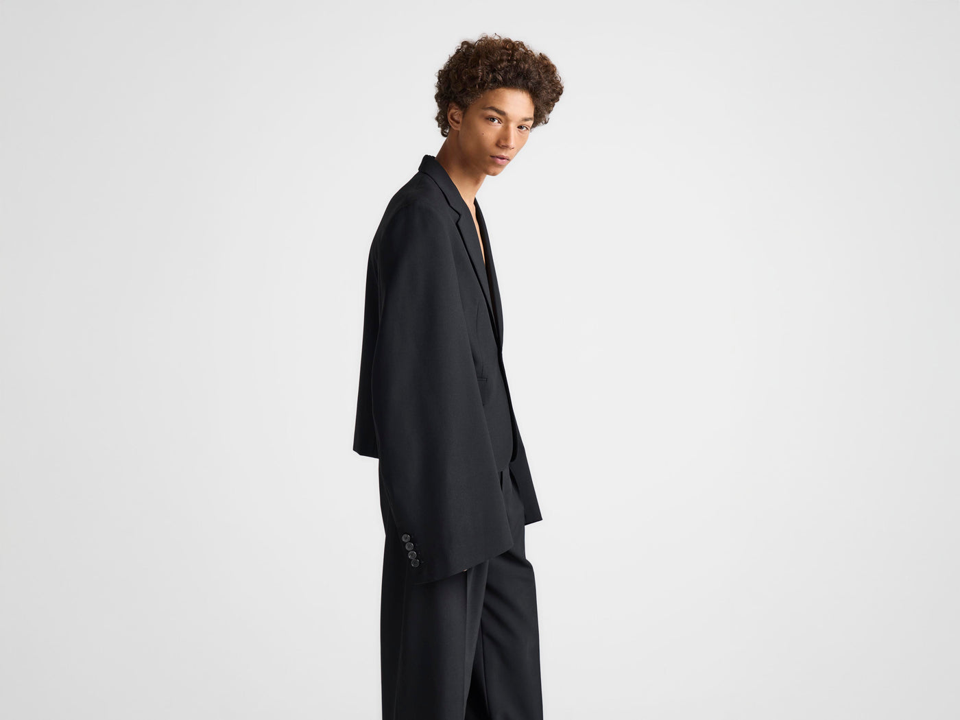 MENS WIDE SLEEVE BLAZER IN BLACK