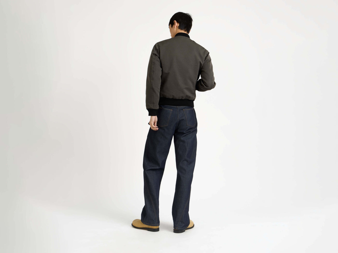 deck jacket dark grey Model Back 2