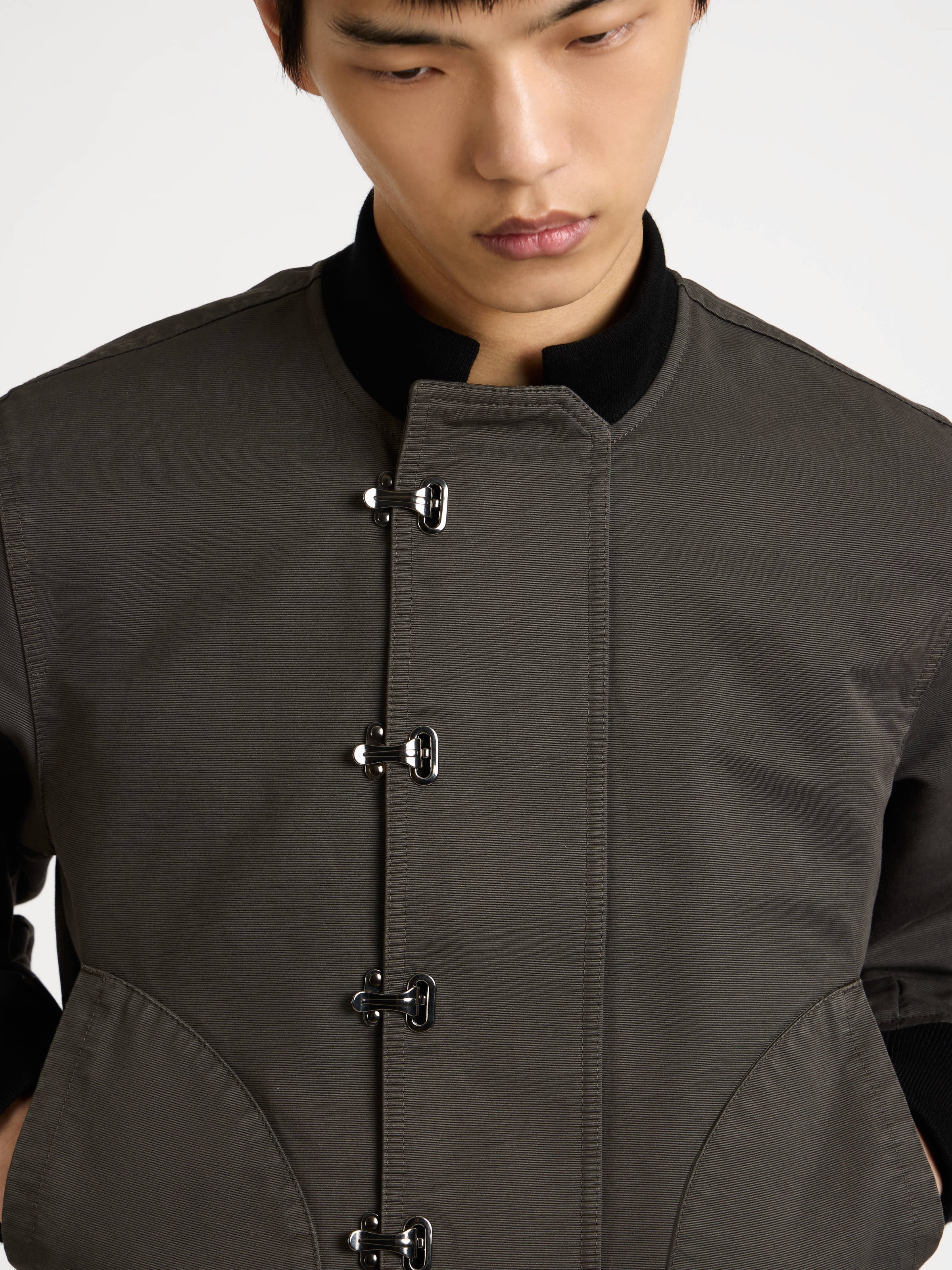 deck jacket dark grey Model Detail 5