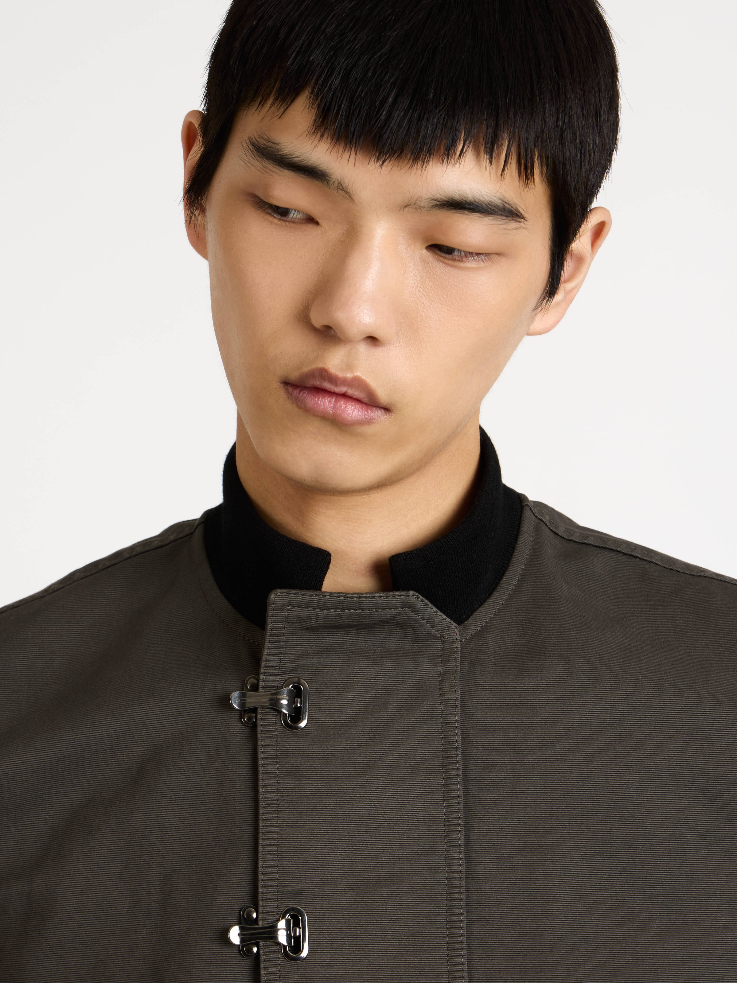 deck jacket dark grey Model Detail 7