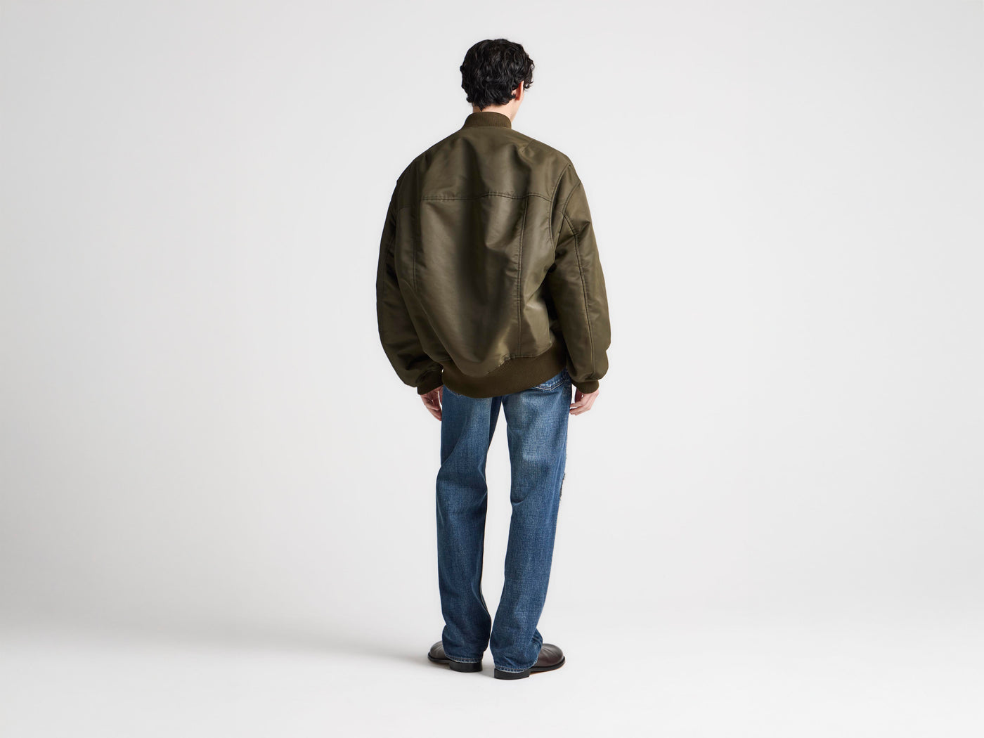MENS OVERSIZED TIPPED HEM BOMBER JACKET IN MILITARY GREEN