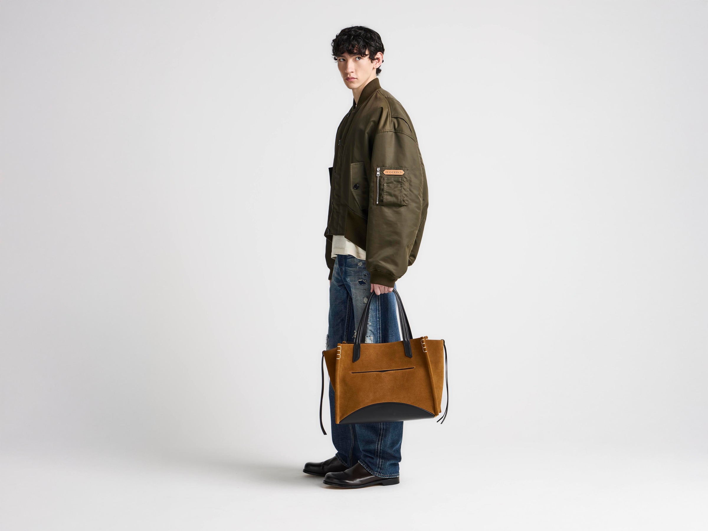 MENS OVERSIZED TIPPED HEM BOMBER JACKET IN MILITARY GREEN