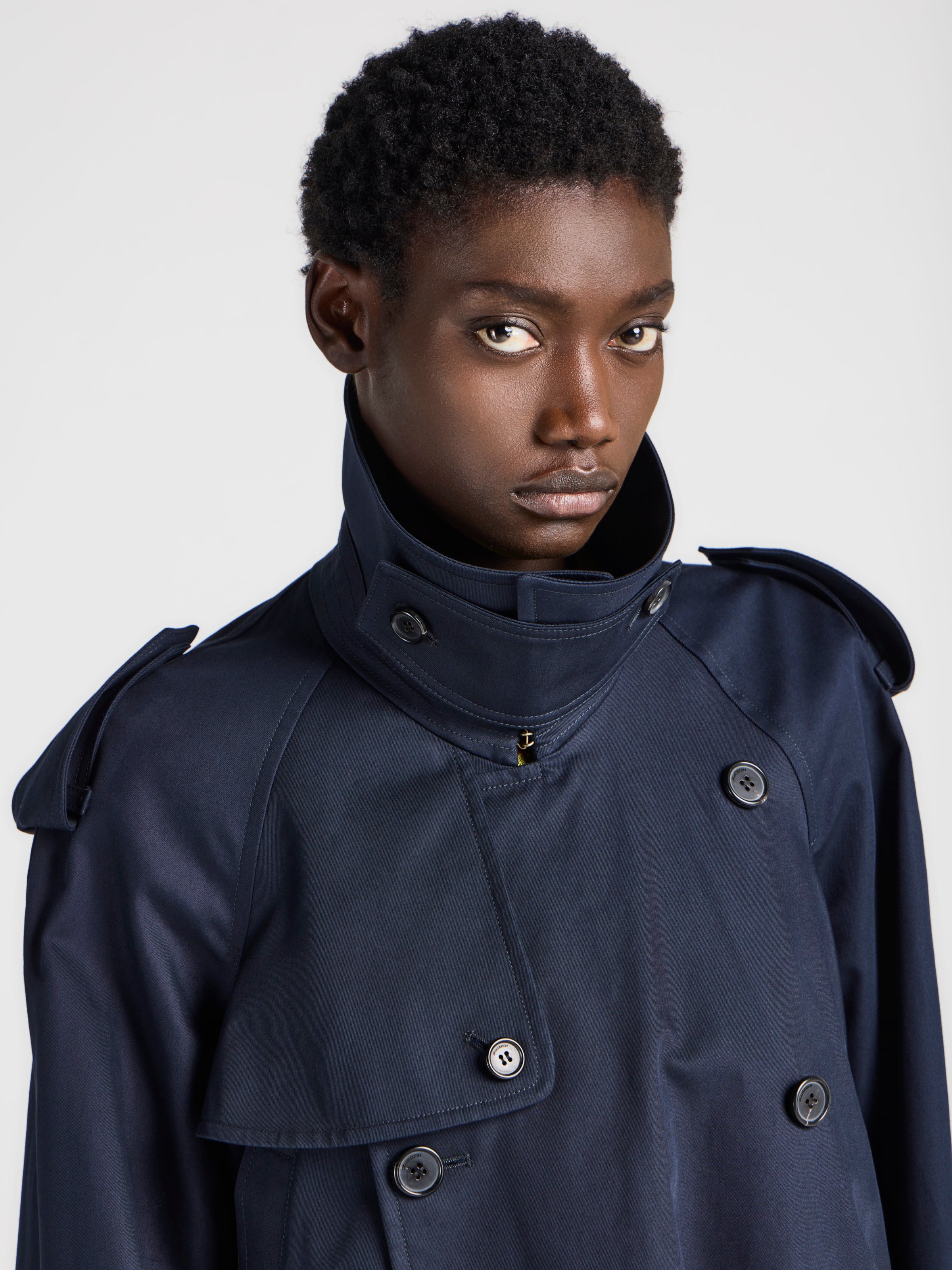 WOMENS CROPPED TRENCH IN NAVY