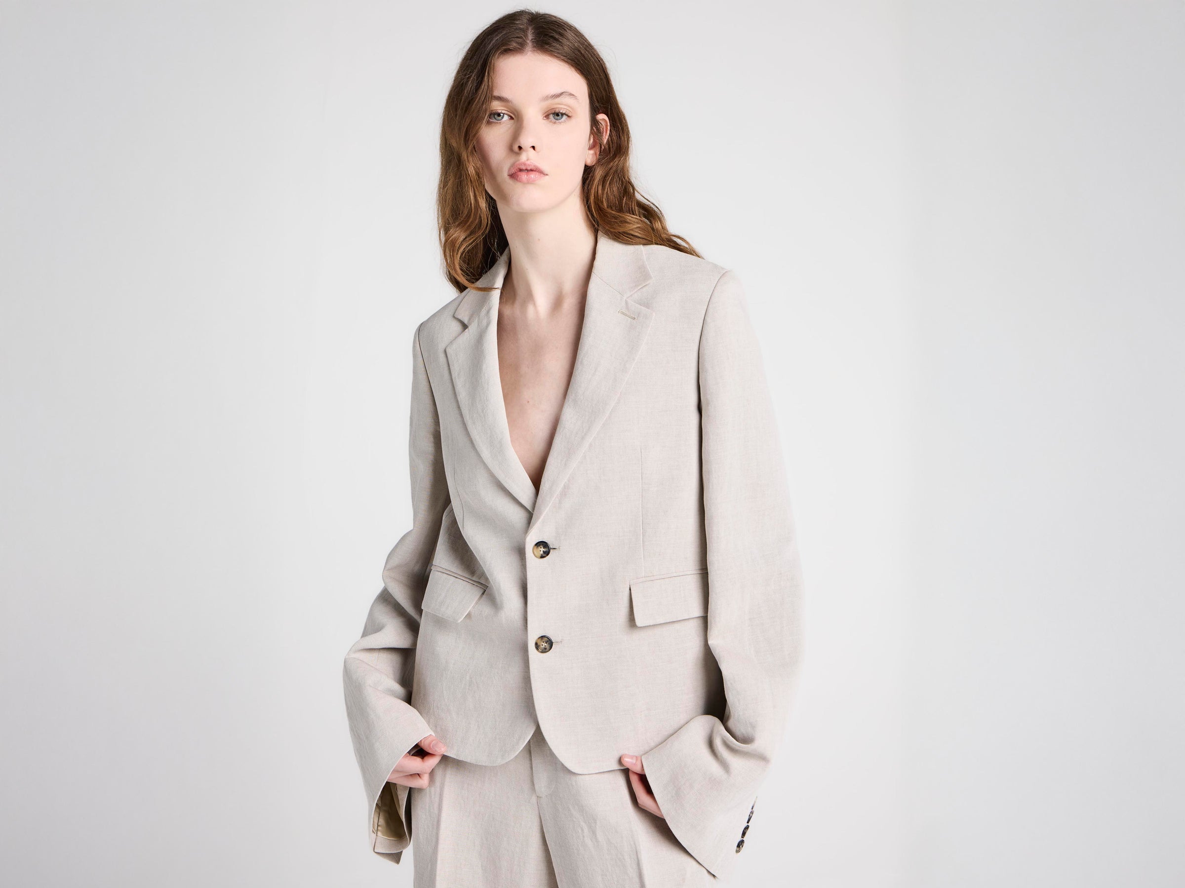WOMENS WEIGHTED SLEEVE JACKET IN NATURAL