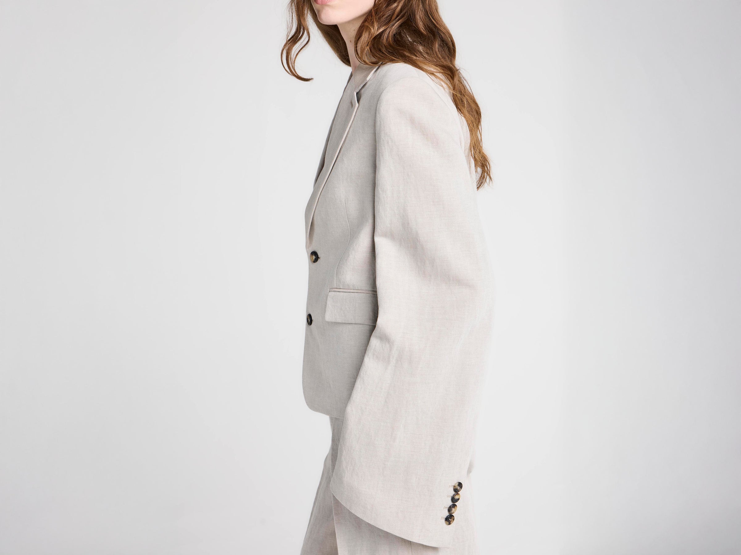 WOMENS WEIGHTED SLEEVE JACKET IN NATURAL