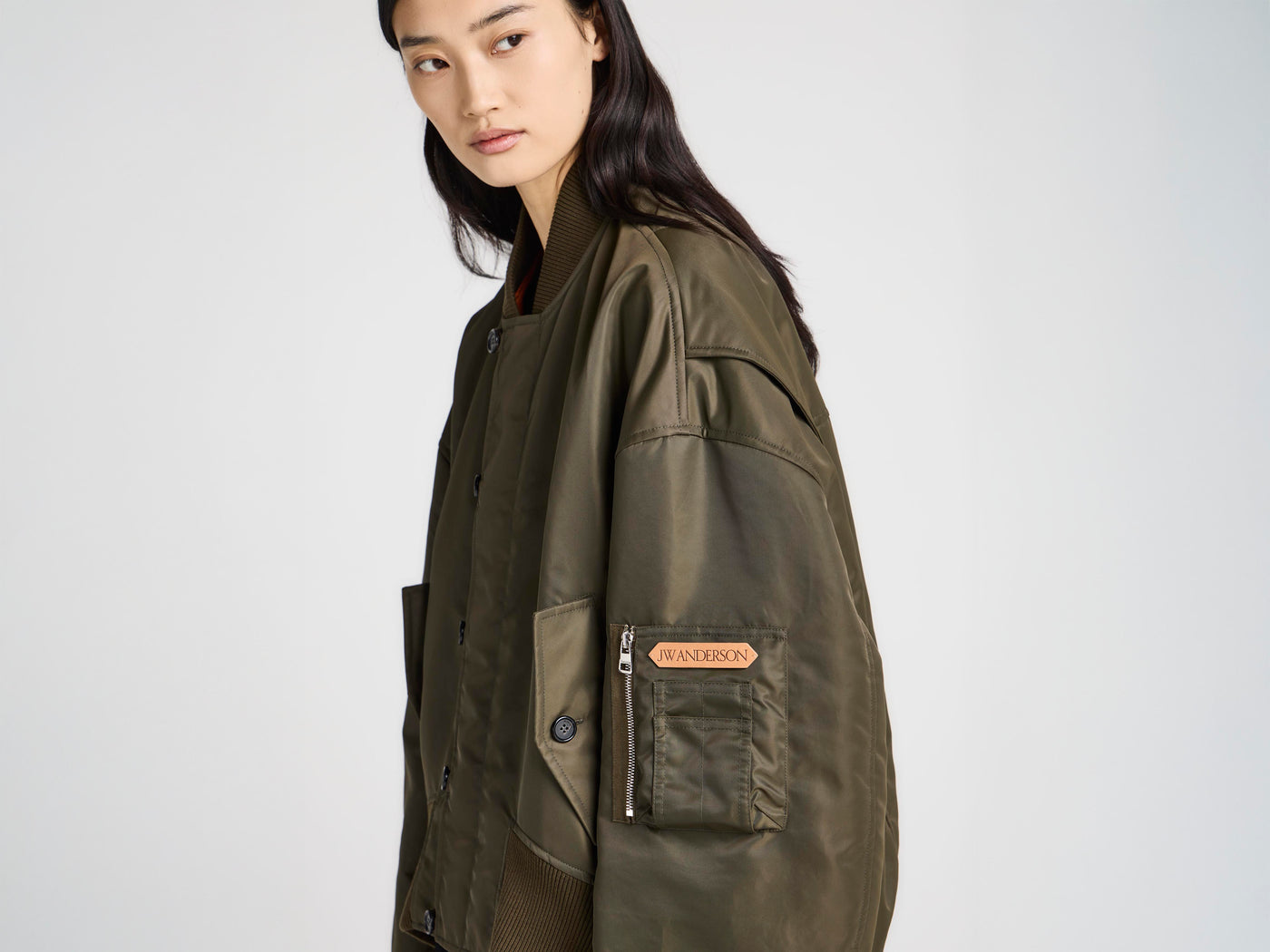 WOMENS OVERSIZED TIPPED HEM BOMBER JACKET IN MILITARY GREEN