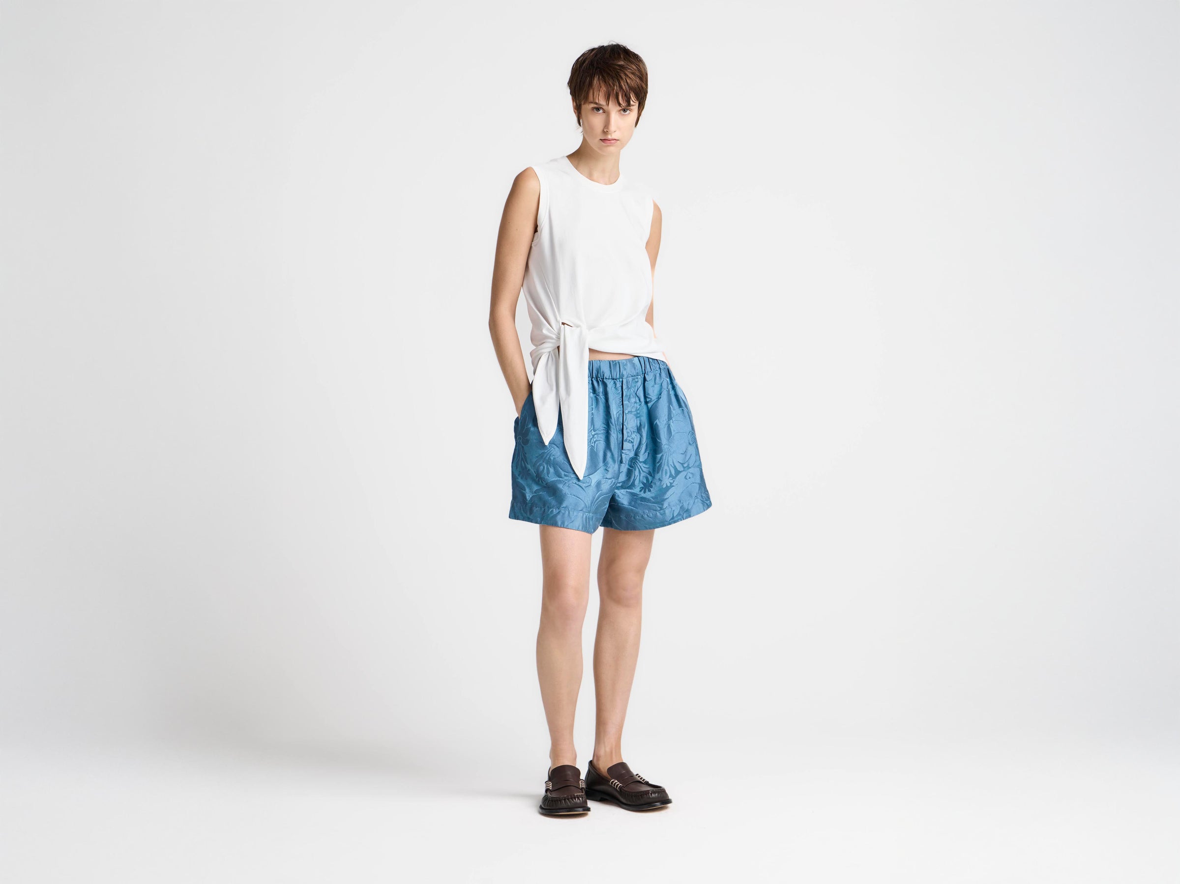WOMENS HEM KNOT TANK TOP IN WHITE