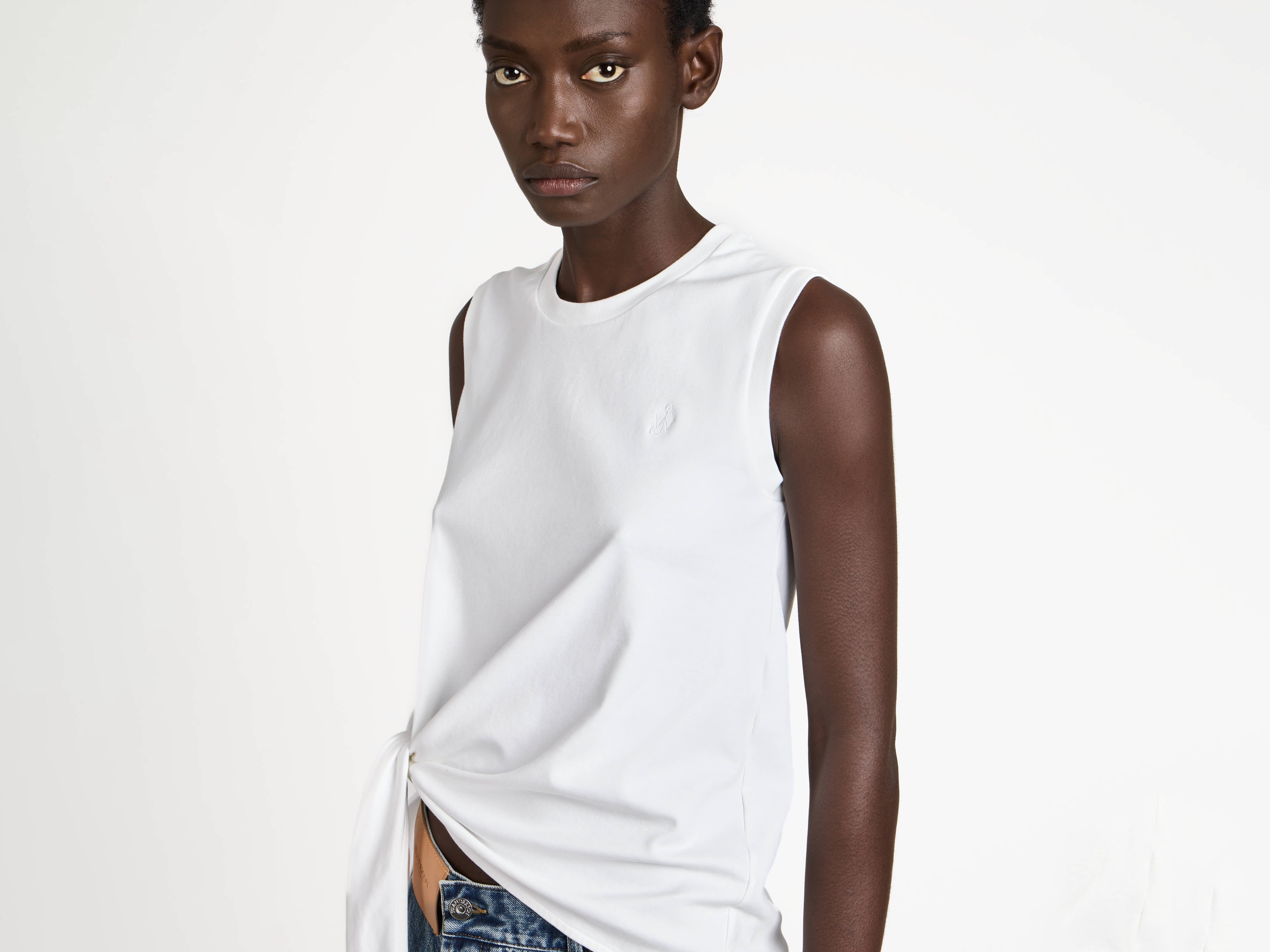 WOMENS HEM KNOT TANK TOP IN WHITE in WHITE JO0284PG1810001XS | JW