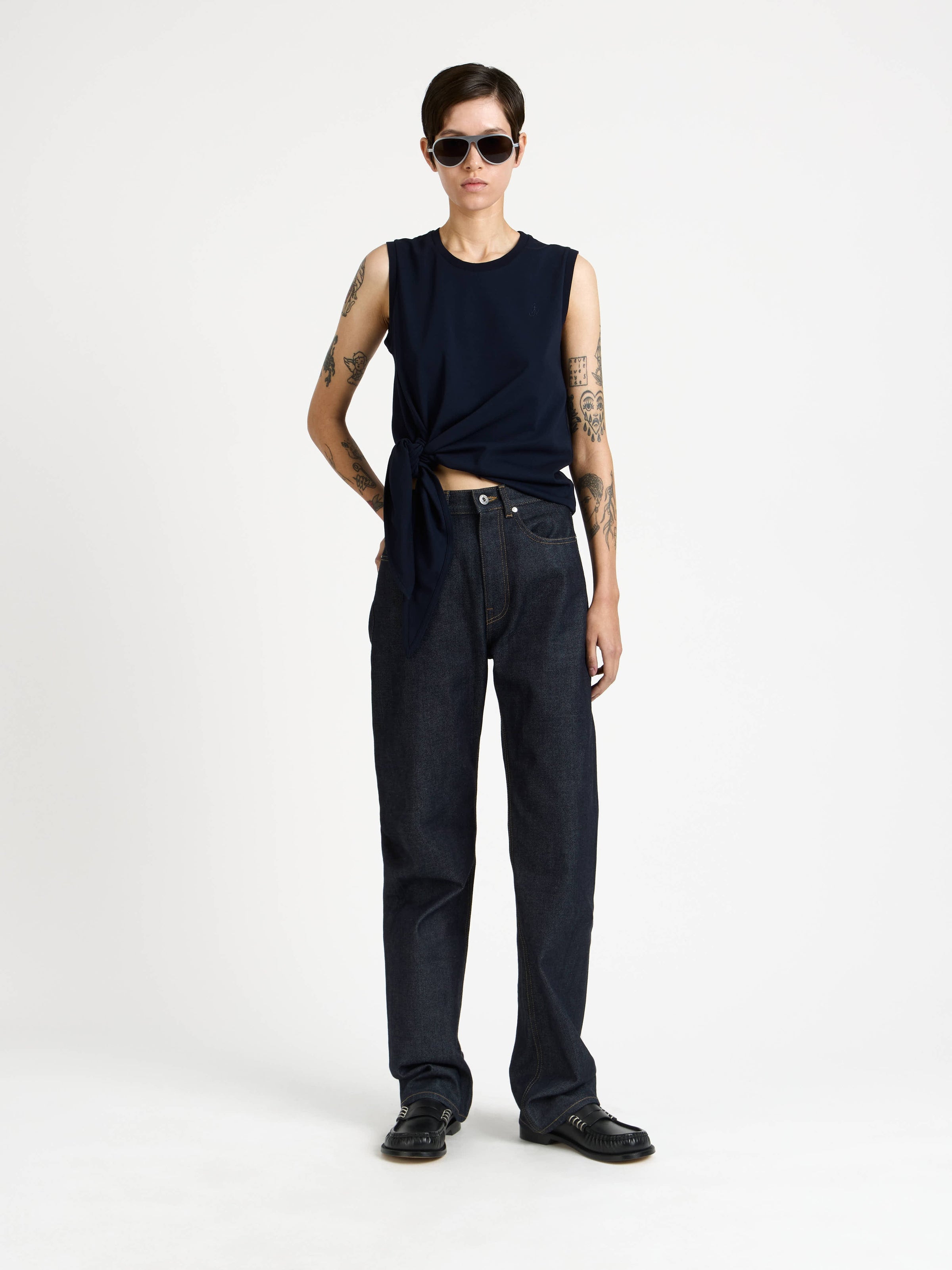hem knot tank top navy Model Back 7