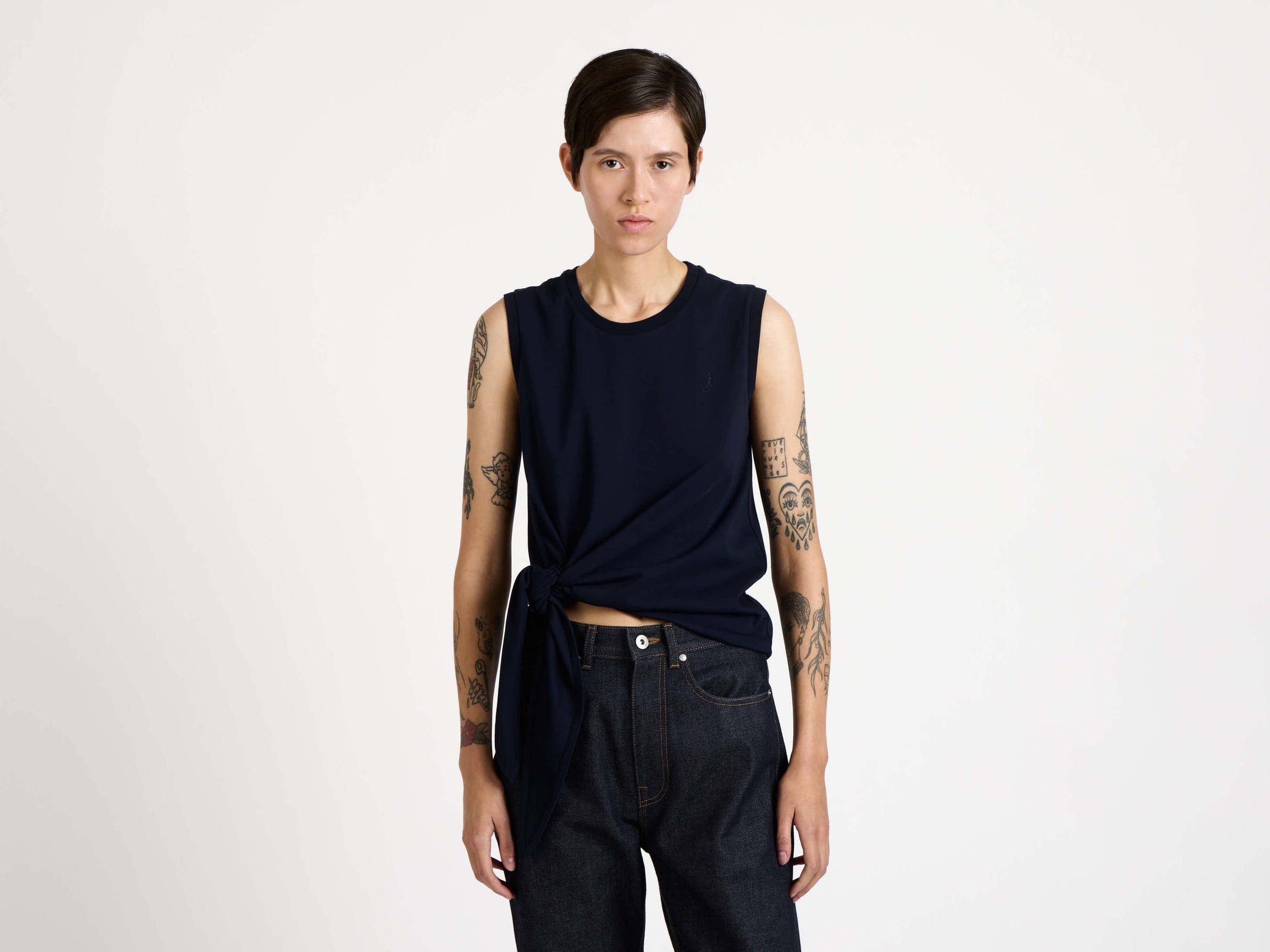hem knot tank top navy Model Front 1