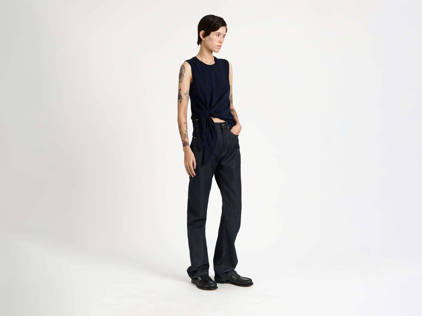 hem knot tank top navy Model Front 3
